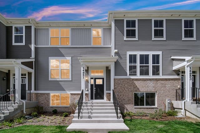 Plainfield Townhome: 14942 S McCarthy Cirle