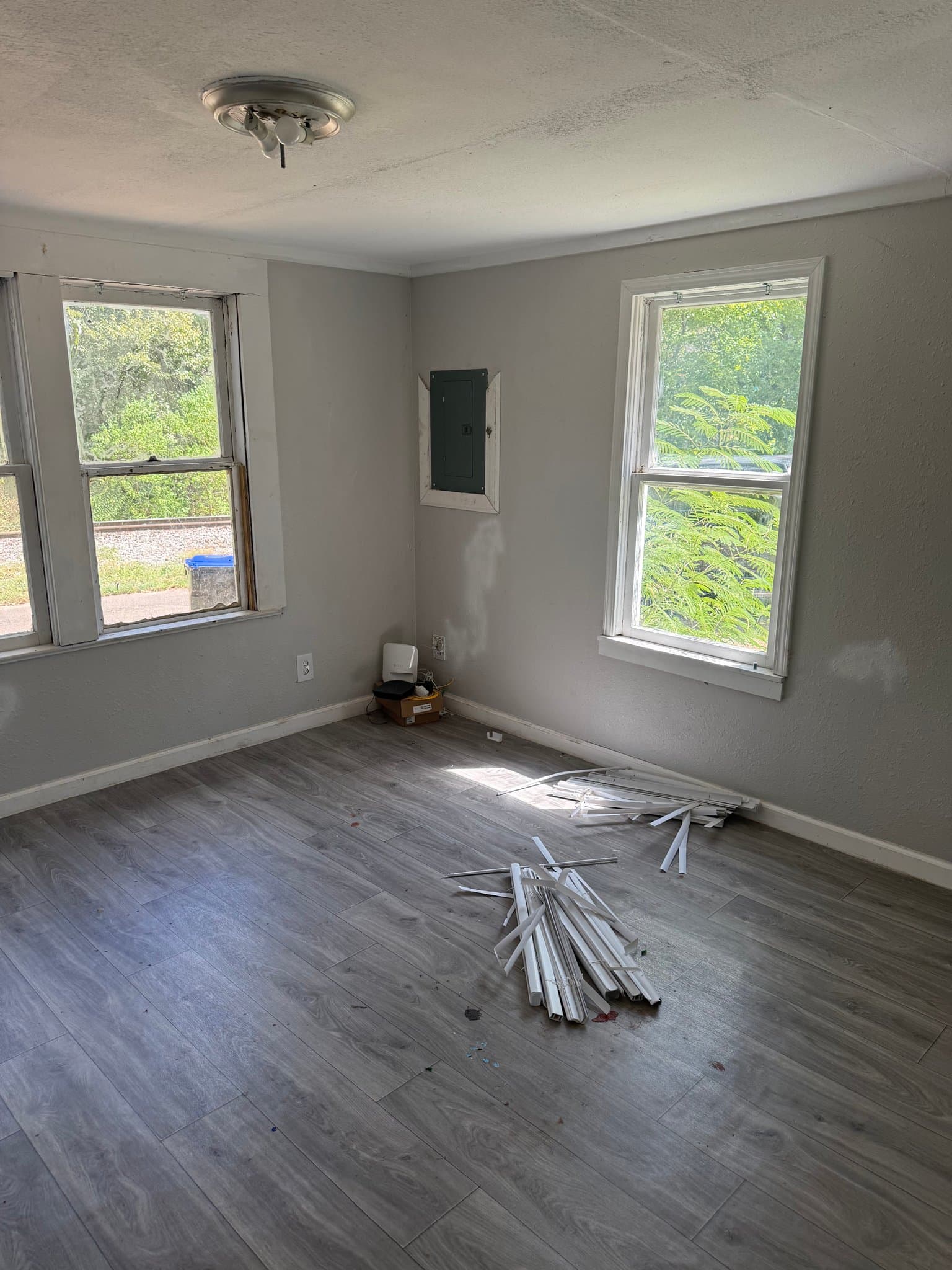 Longview House: 1604 Harris st