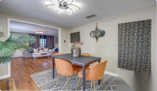 Jacksonville House: 6613 Grace Lane