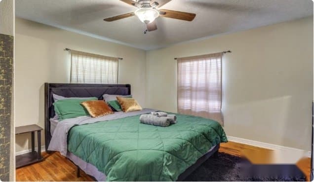 Jacksonville House: 6613 Grace Lane
