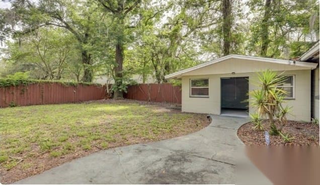 Jacksonville House: 6613 Grace Lane