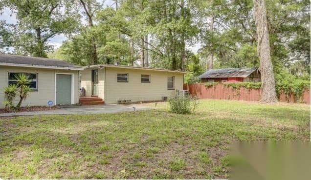 Jacksonville House: 6613 Grace Lane