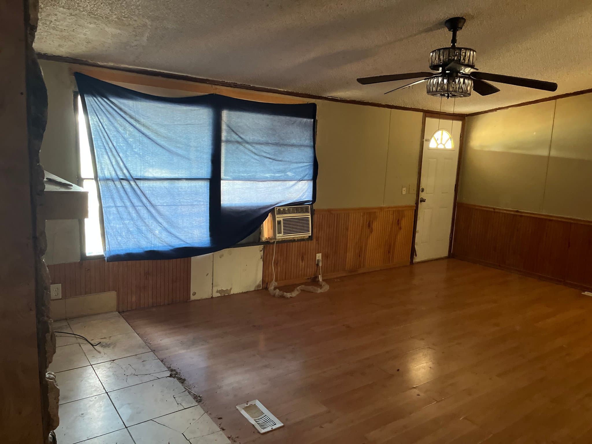 GRANBURY House: 8854 Midhaven Circle
