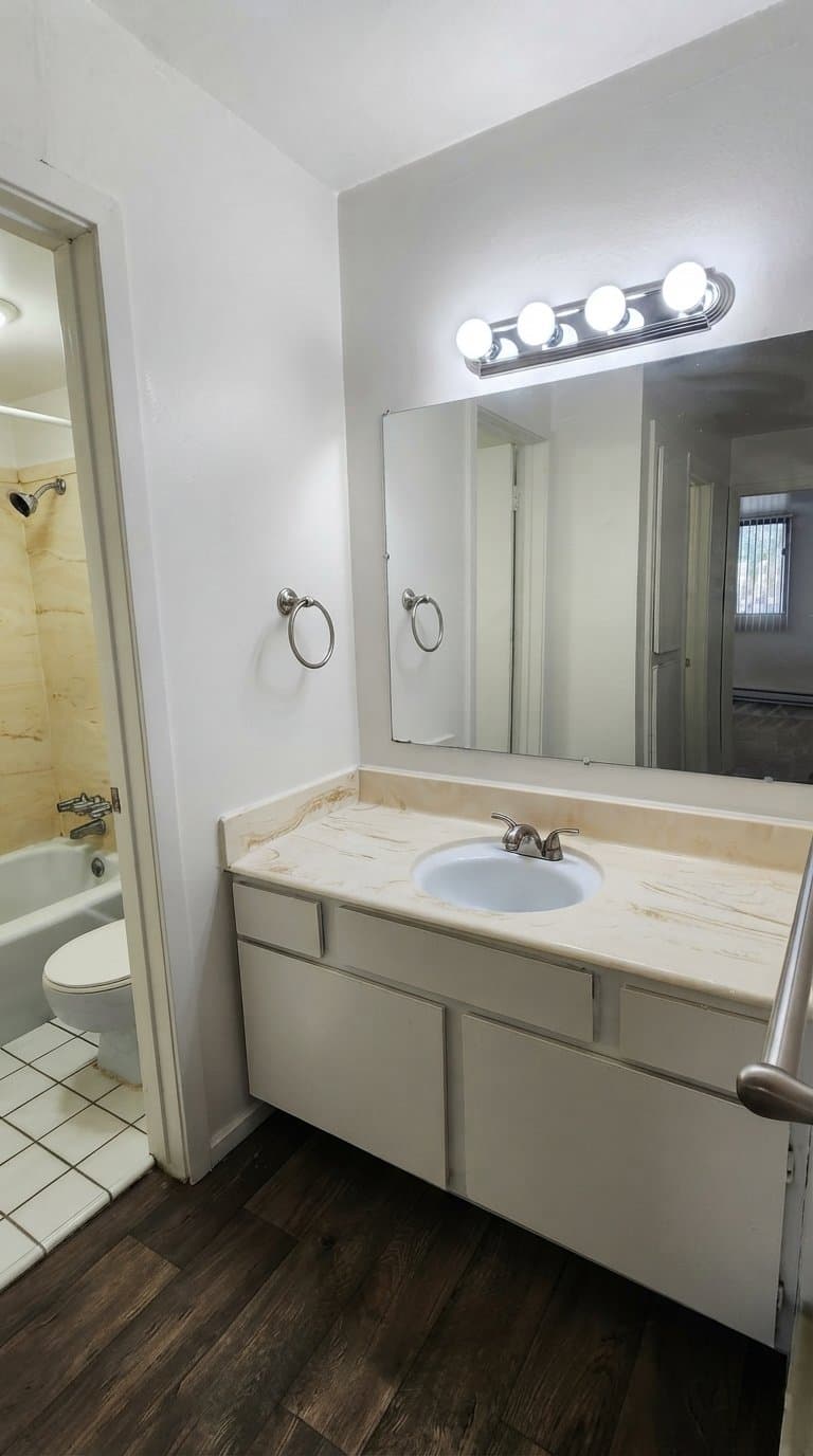 Salt Lake City Apartment: 659 S 1200 E