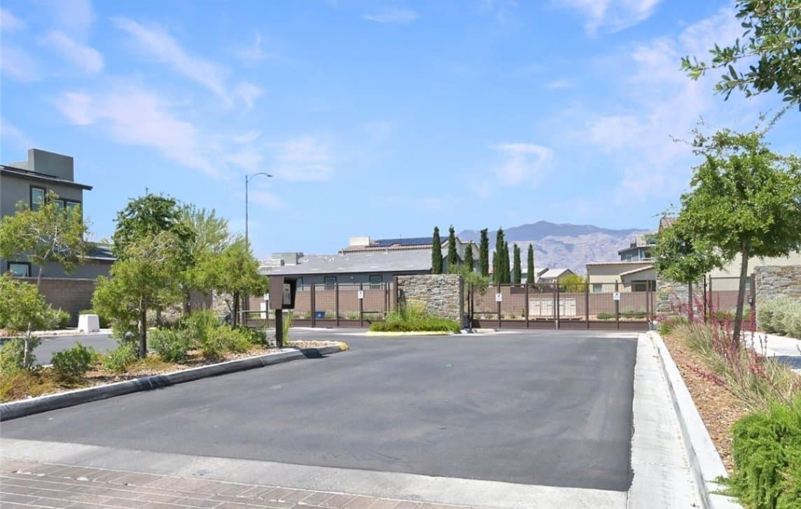 North Las Vegas House: 6842 Moorland Street