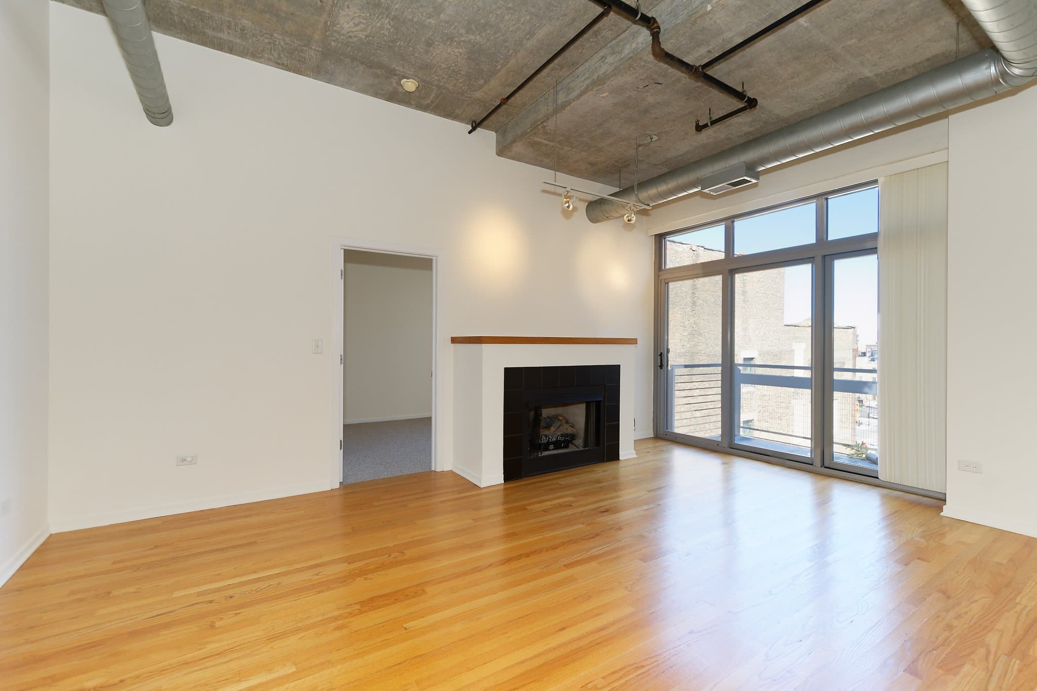 Chicago Condo: 933 West Van Buren