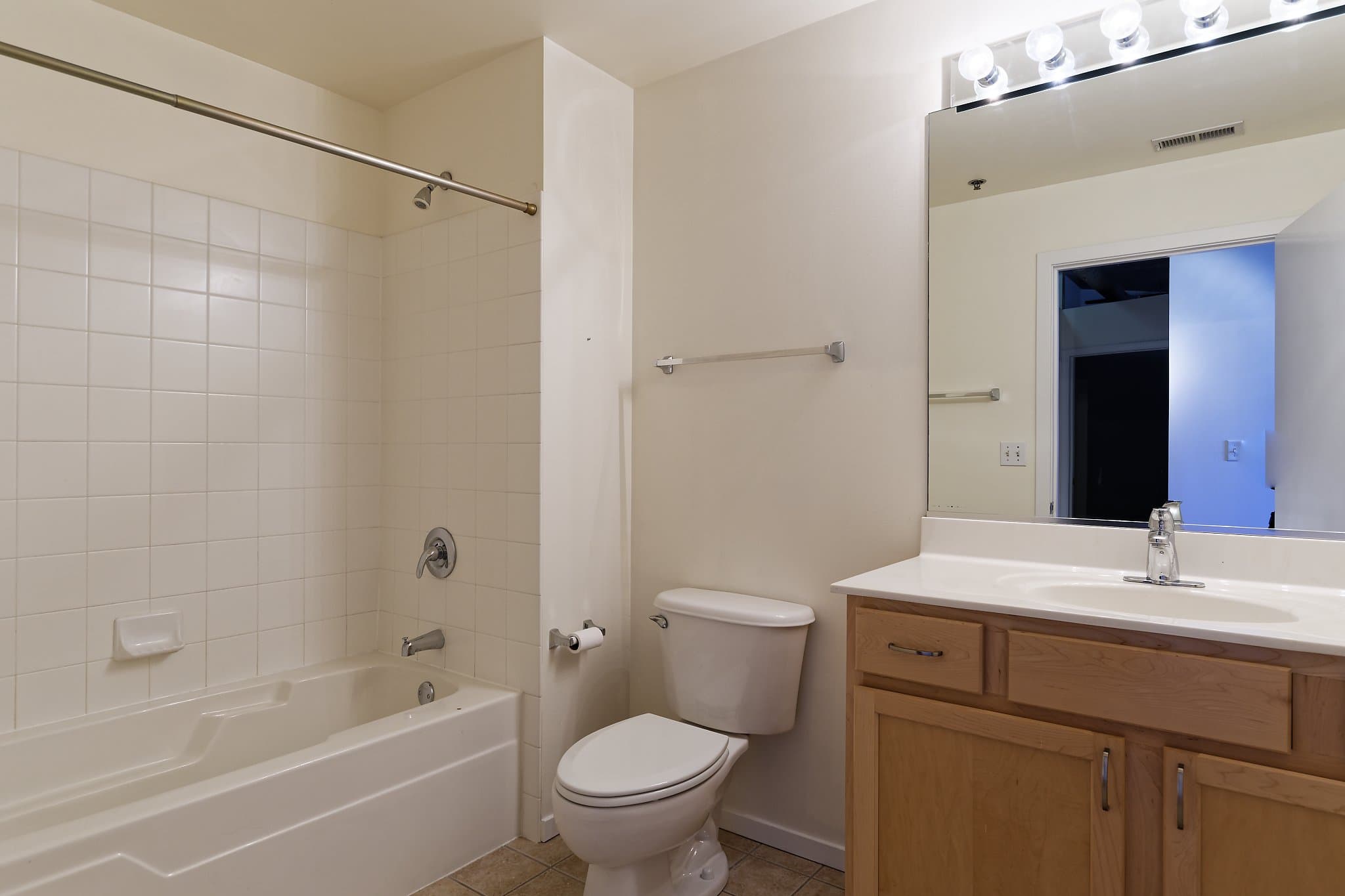 Chicago Condo: 933 West Van Buren