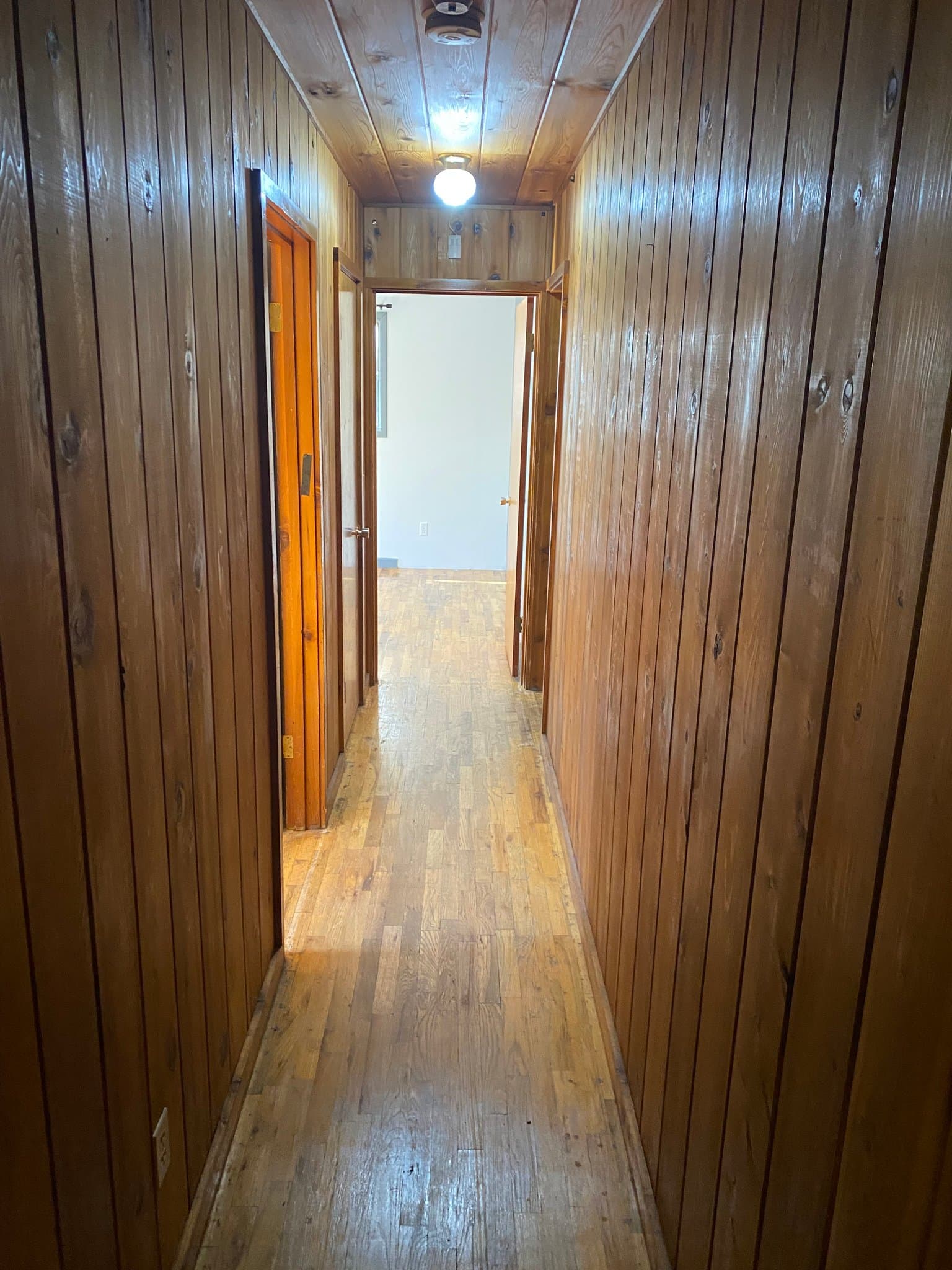 Lebanon House: 35227 E Lacomb Rd