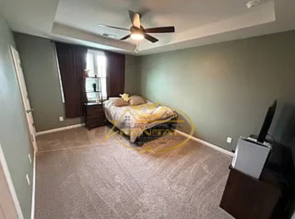 Columbia House: 583 Swamp Grass Drive