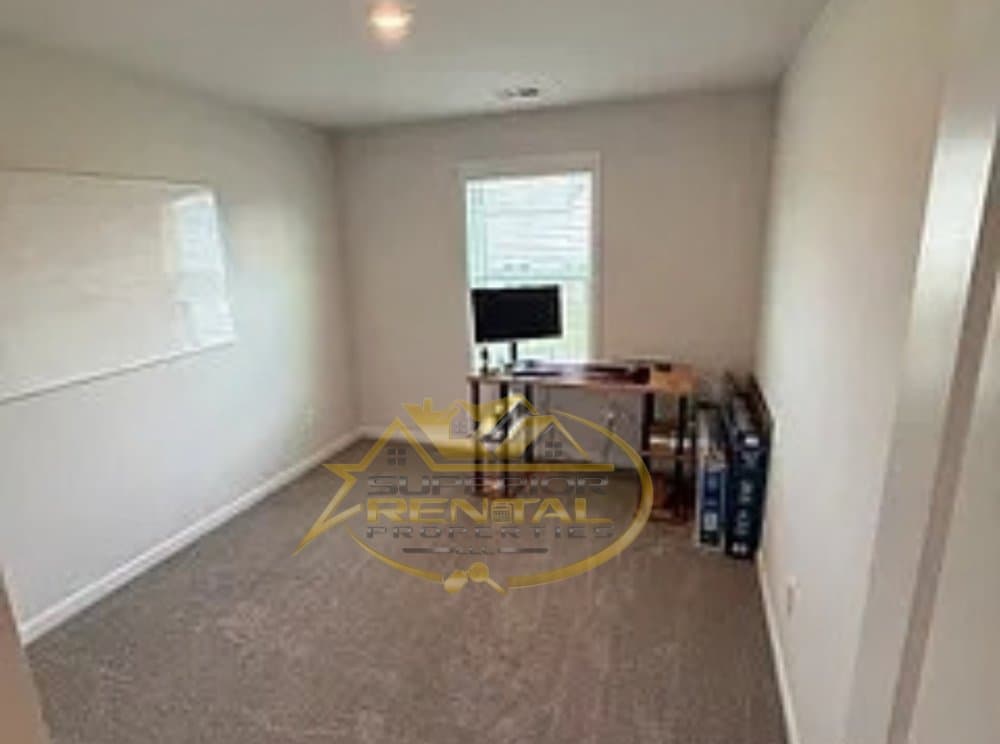 Columbia House: 583 Swamp Grass Drive