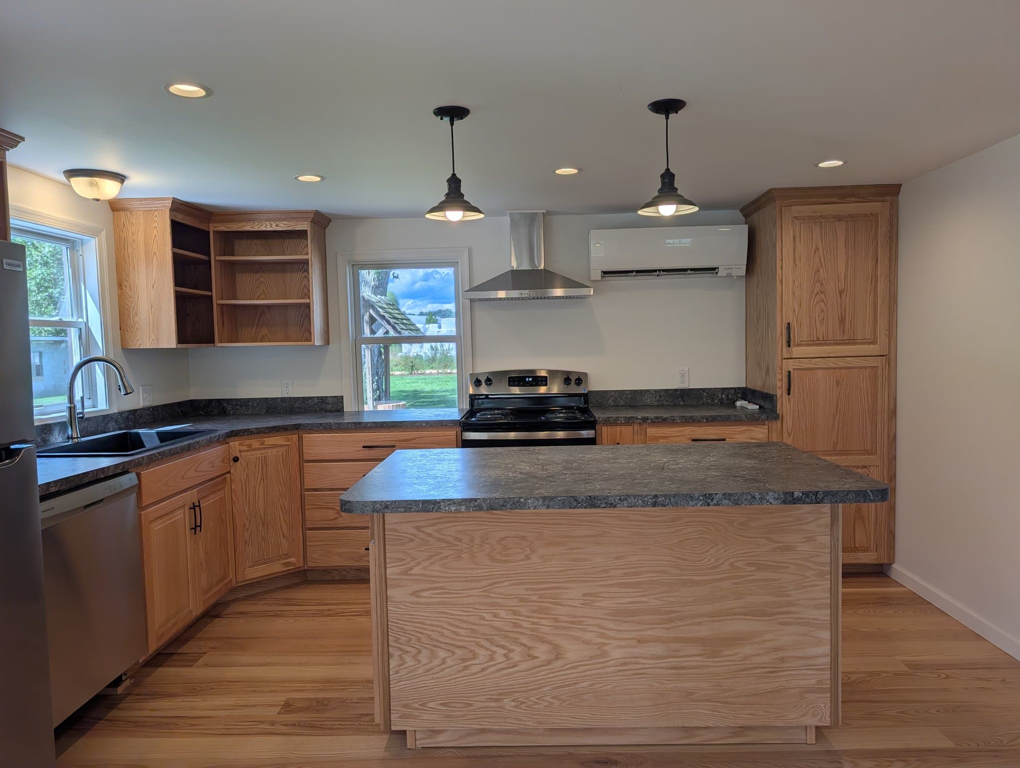 Bridgewater House: 6836 Maple Brook Ln