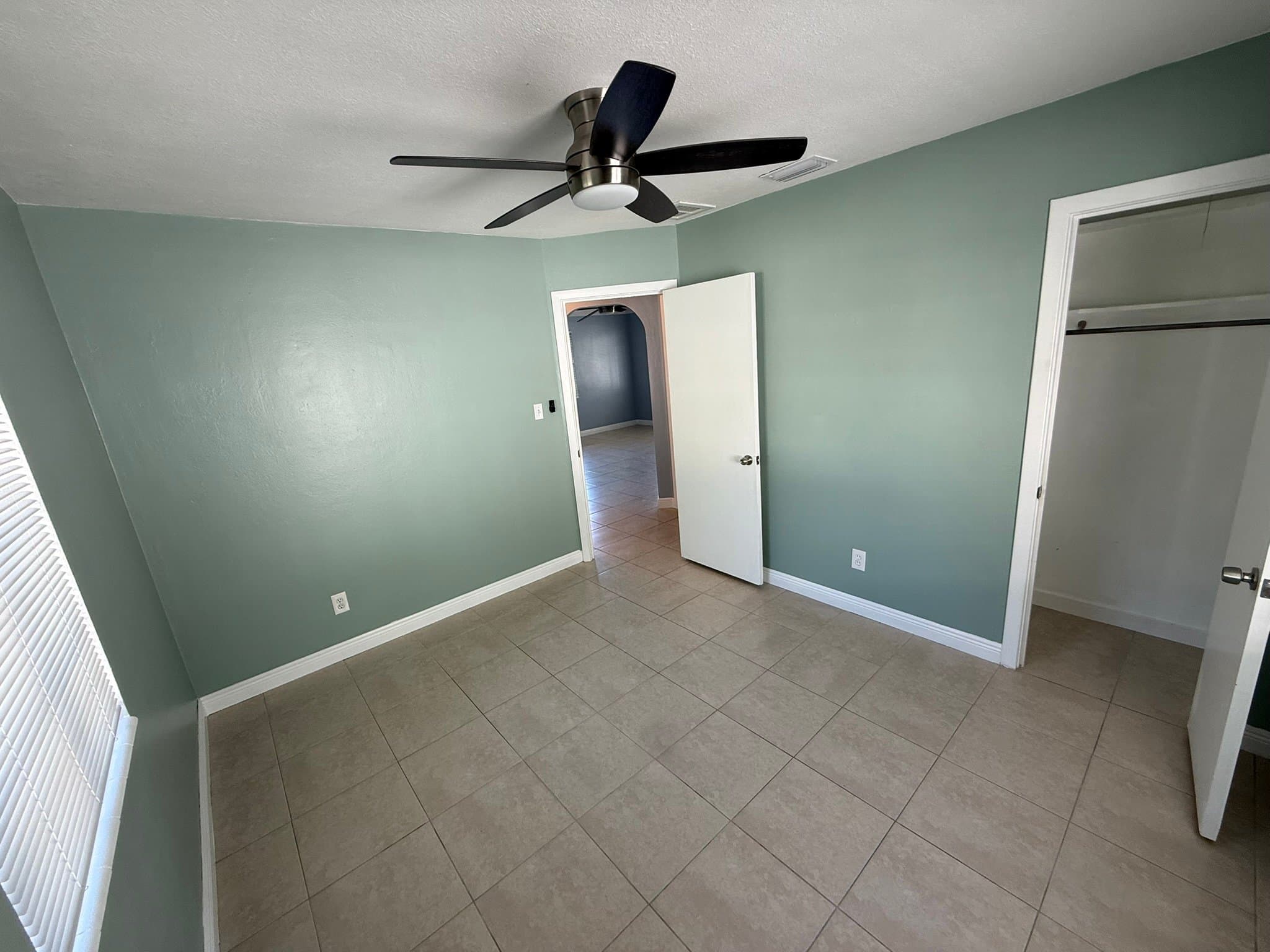Saint Petersburg House: 3913 6th Ave N