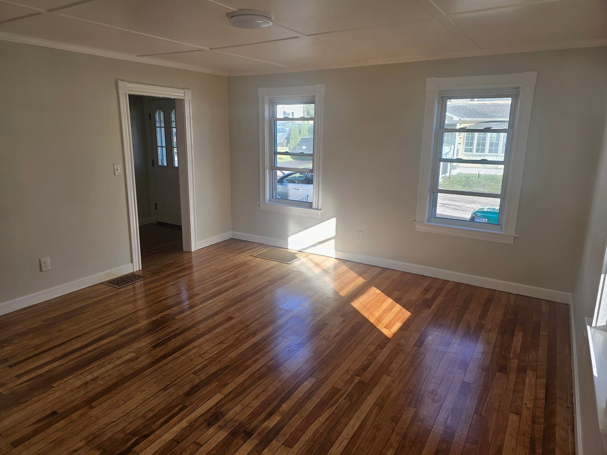 Whithinsville Townhome: 13-15 Maple St