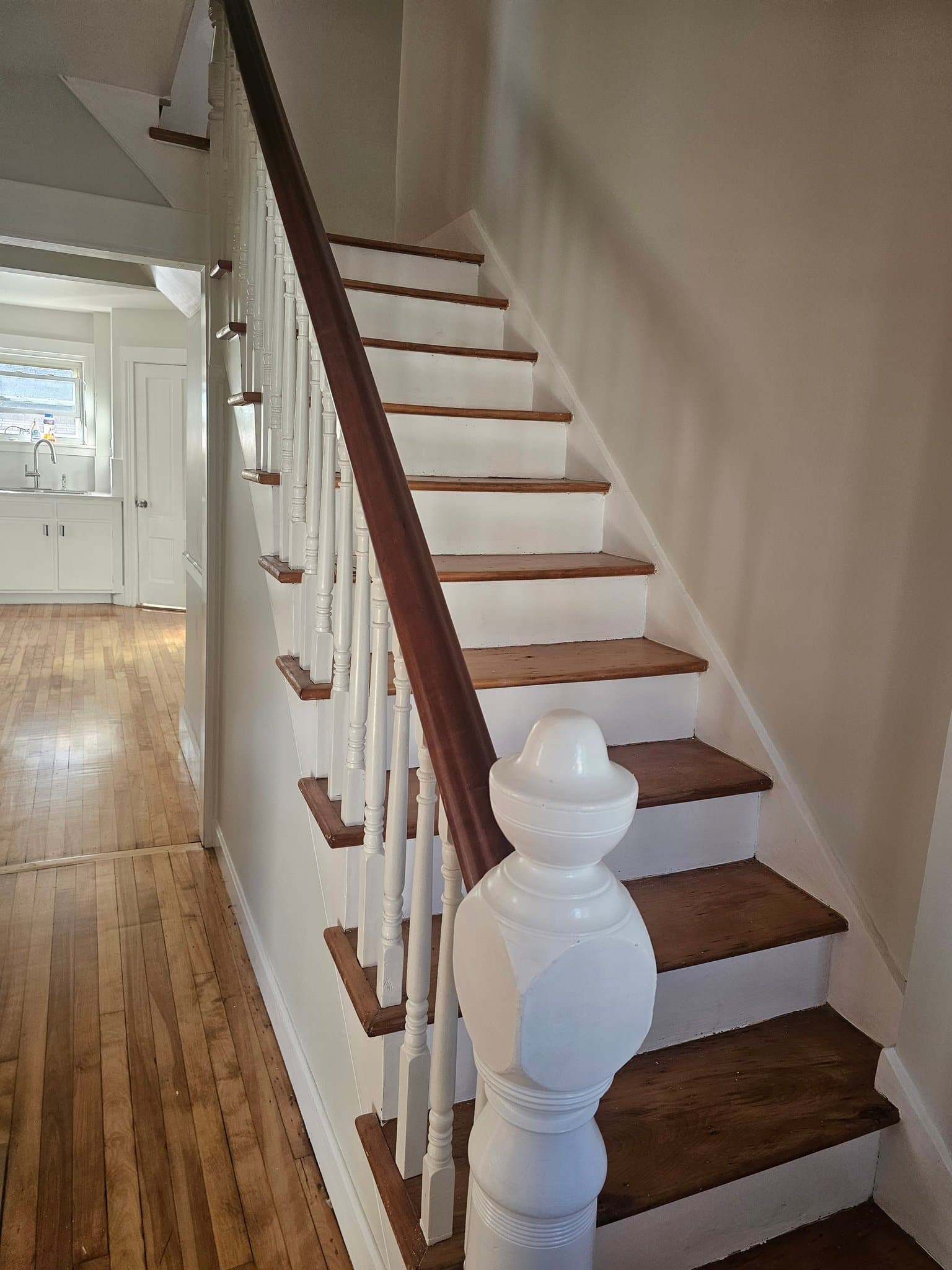 Whithinsville Townhome: 13-15 Maple St