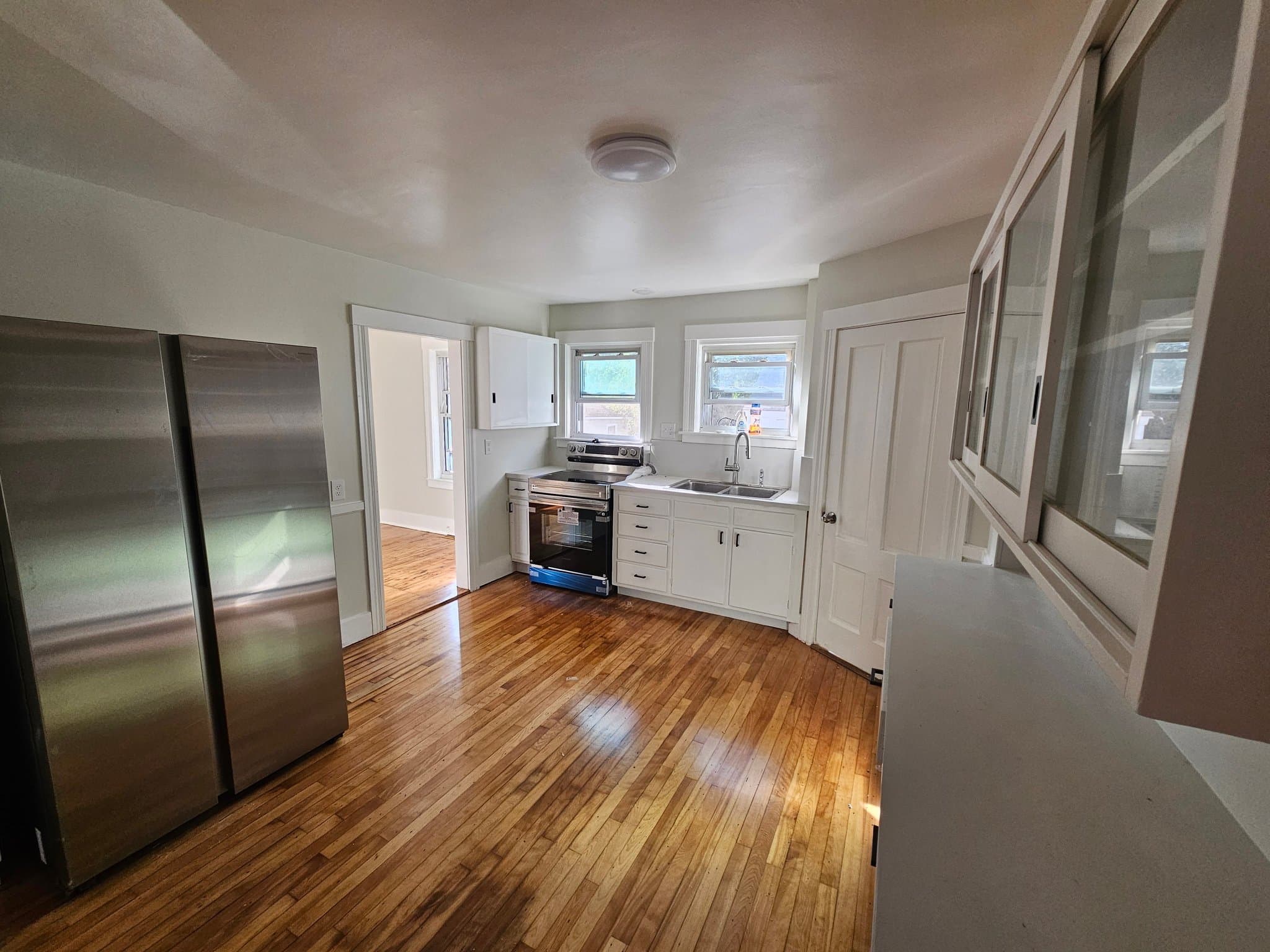 Whithinsville Townhome: 13-15 Maple St