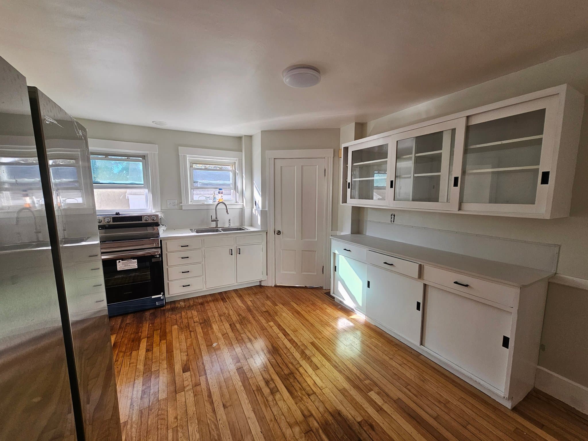 Whithinsville Townhome: 13-15 Maple St