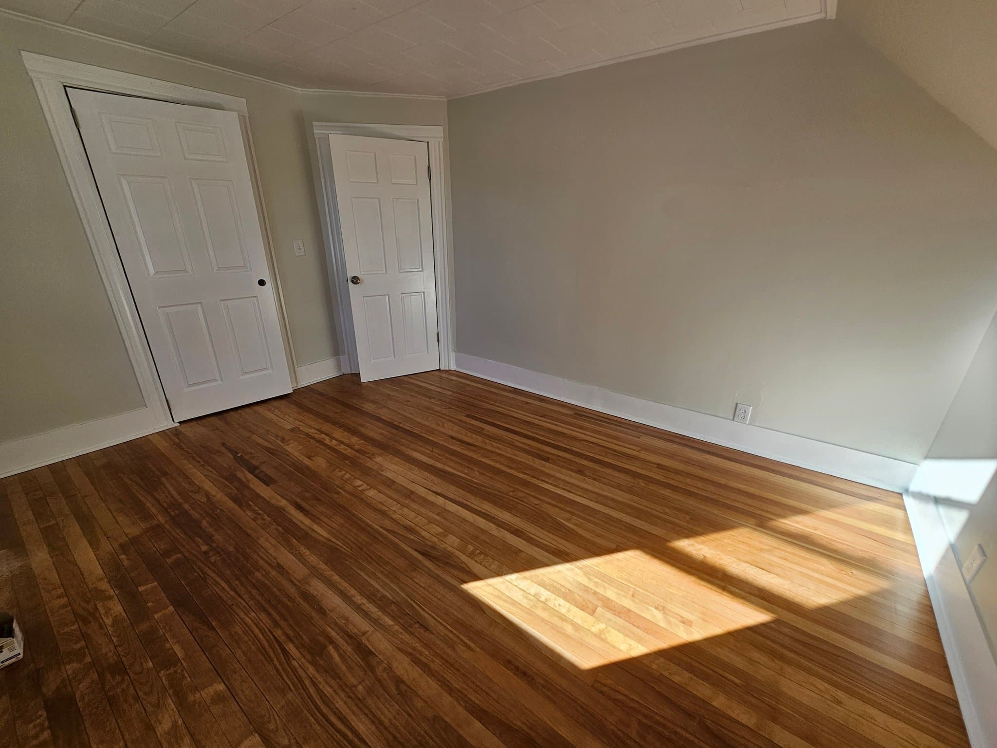 Whithinsville Townhome: 13-15 Maple St