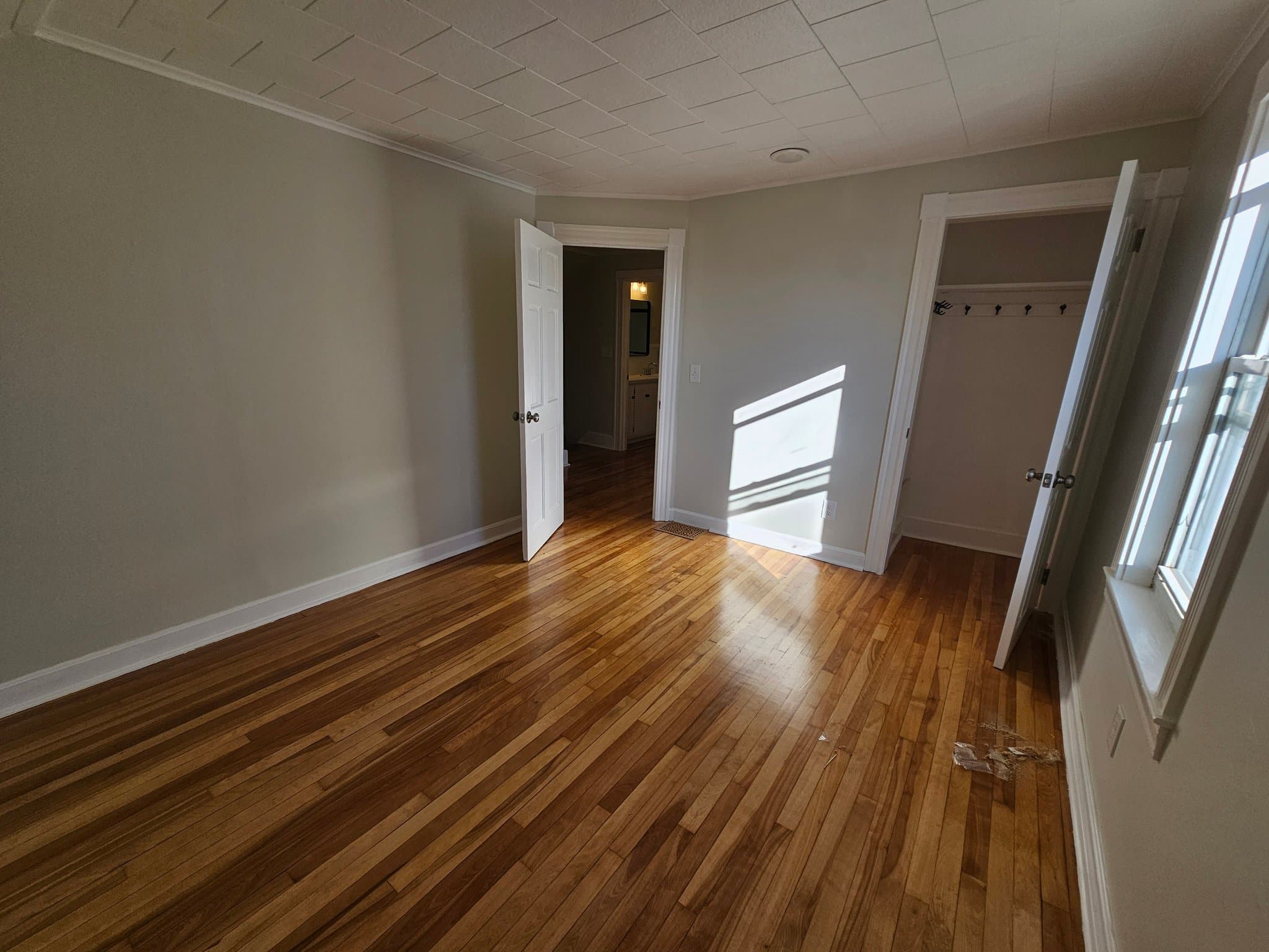Whithinsville Townhome: 13-15 Maple St