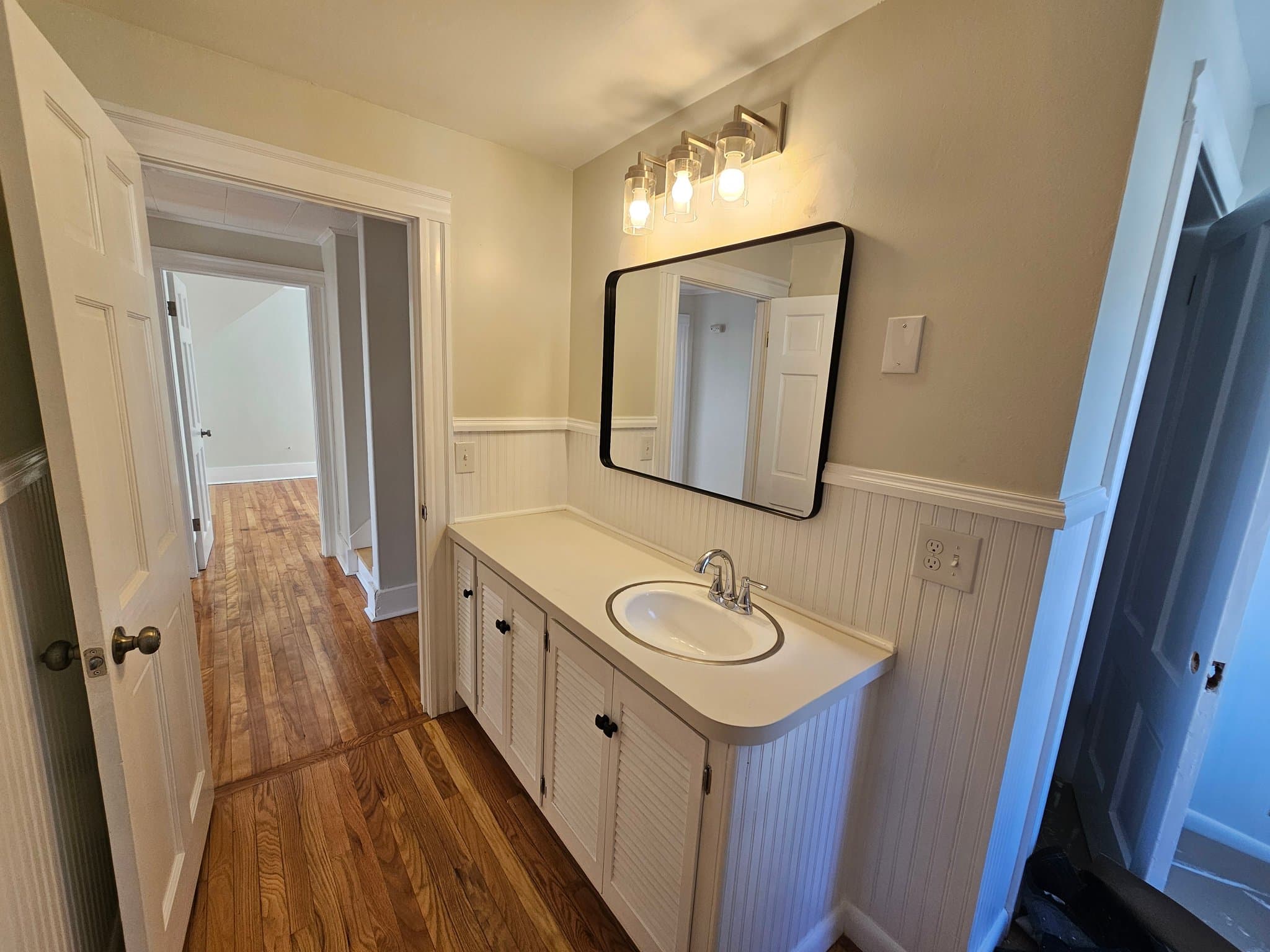 Whithinsville Townhome: 13-15 Maple St