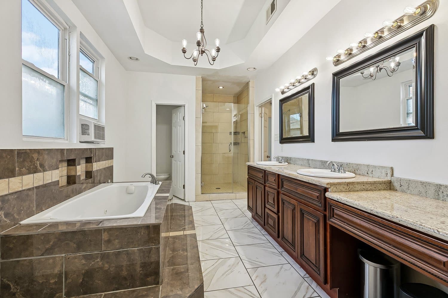 New Orleans House: 2135 Mirabeau Ave