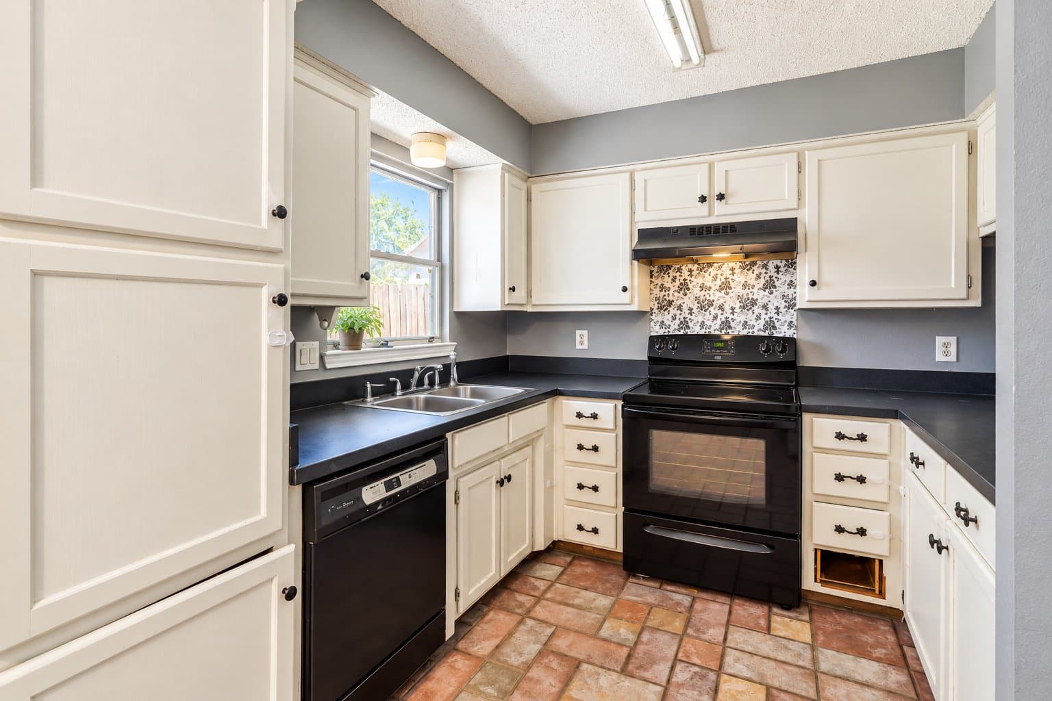 Fort Worth House: 4120 Tulip Tree Court