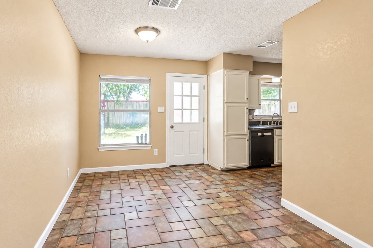 Fort Worth House: 4120 Tulip Tree Court