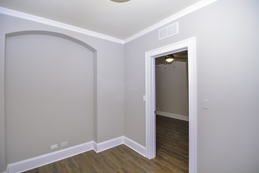Chicago Apartment: 817 Lakeside Place