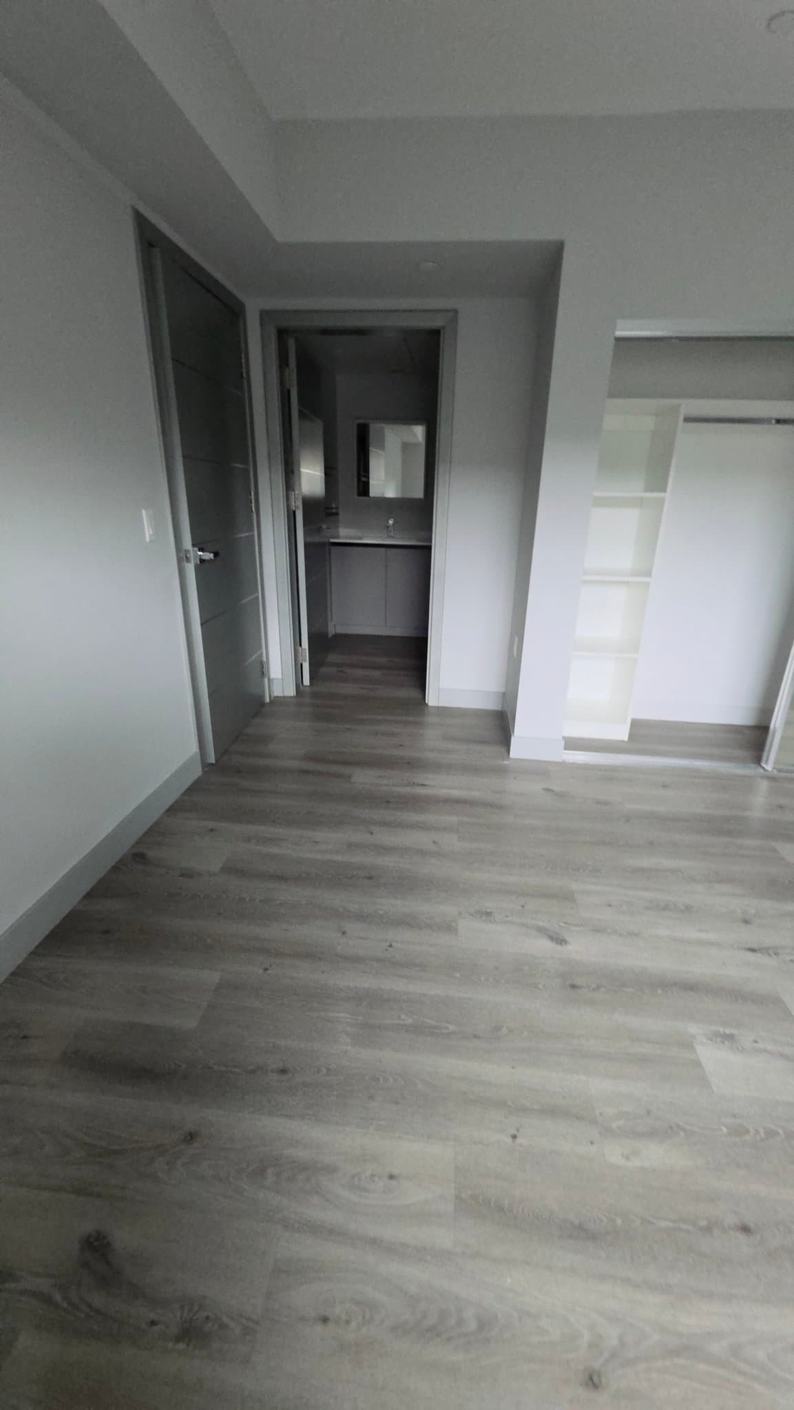Van Nuys Apartment: 7040 Woodman Ave