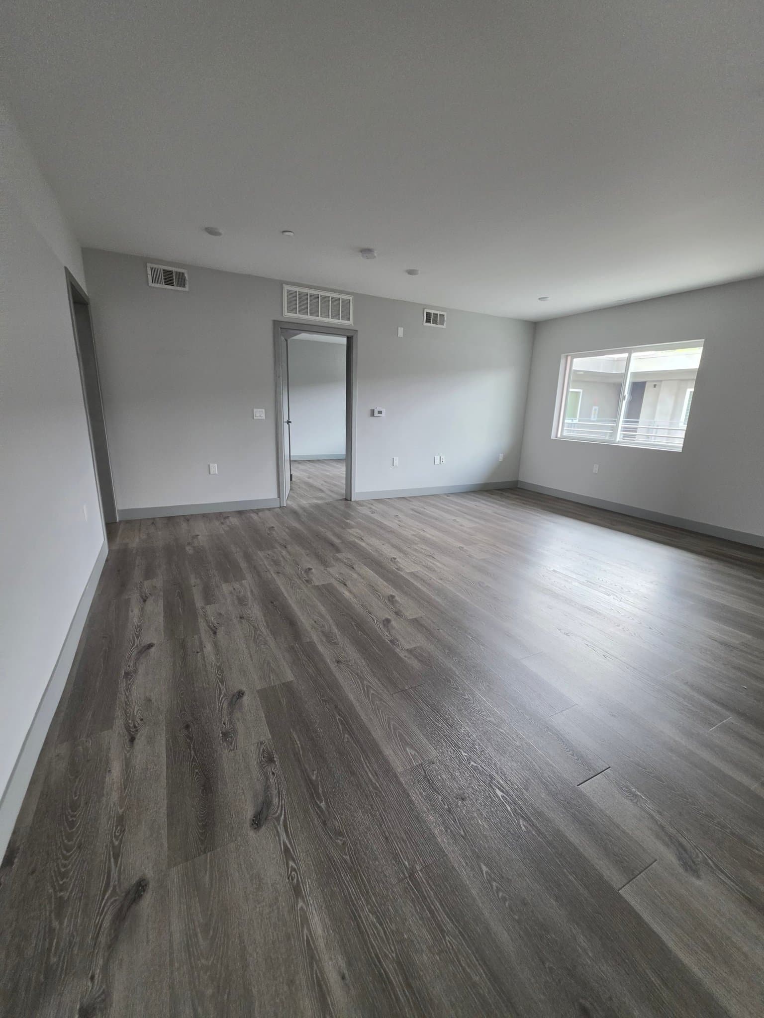 Van Nuys Apartment: 7040 Woodman Ave