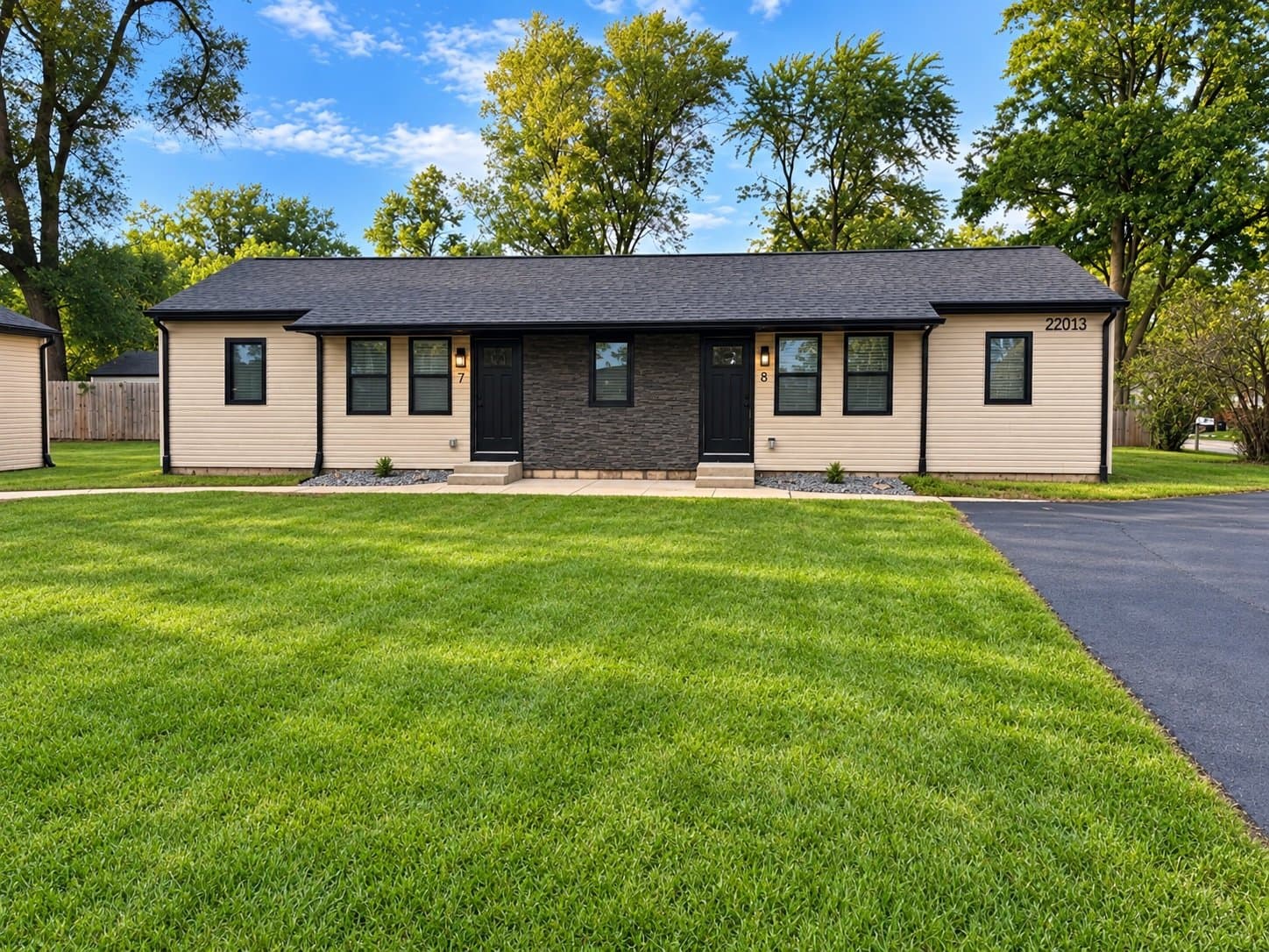 Farmington Apartment: 22013 Springbrook Ave