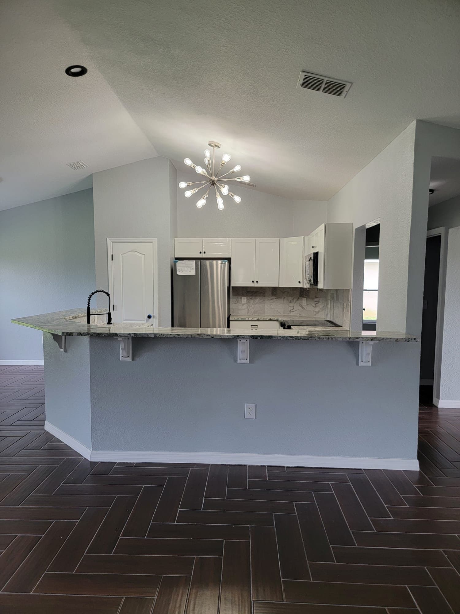 Lakeland House: 7704 Canterbury Cir