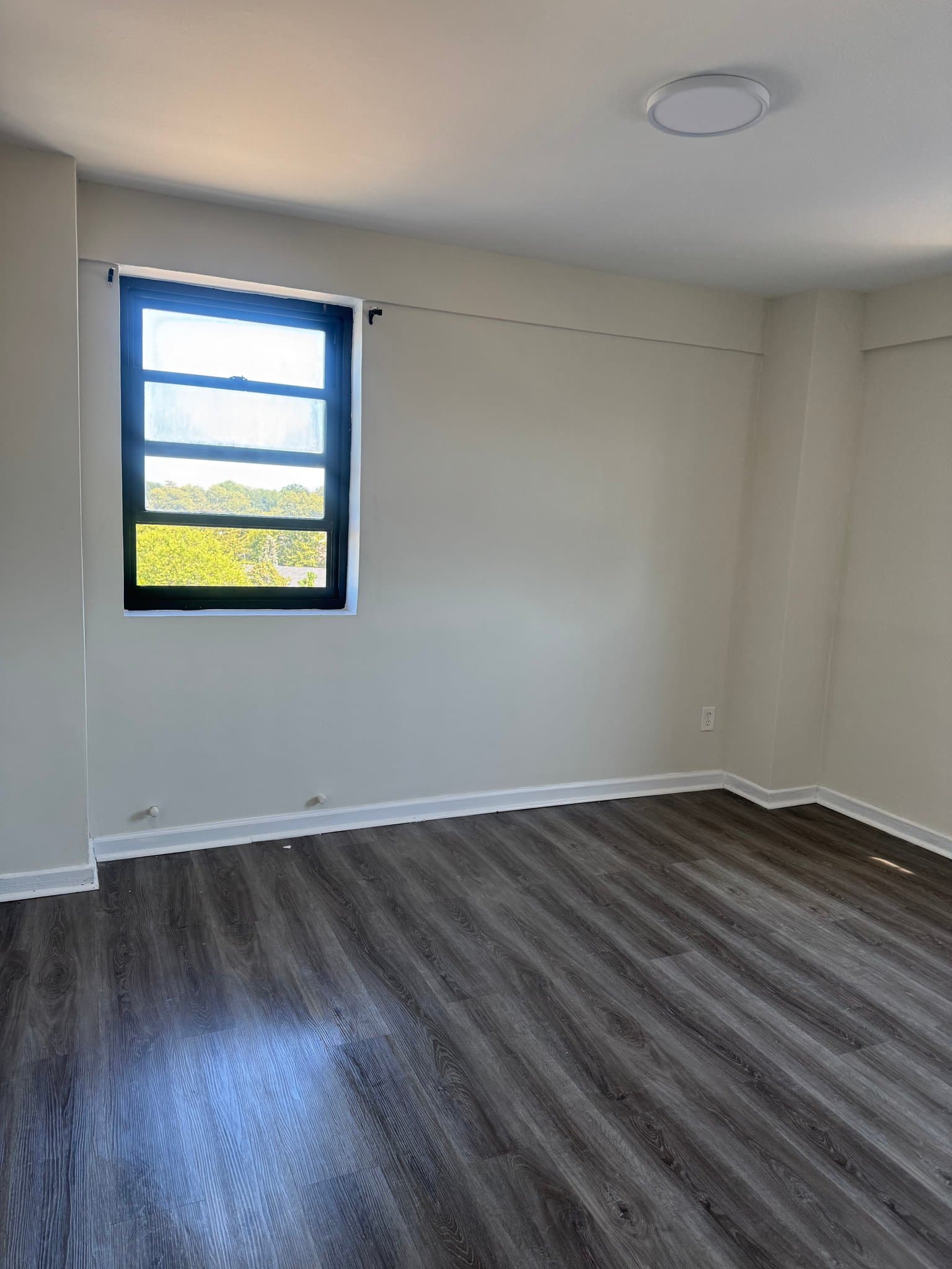 East Orange Apartment: 110 Washington
