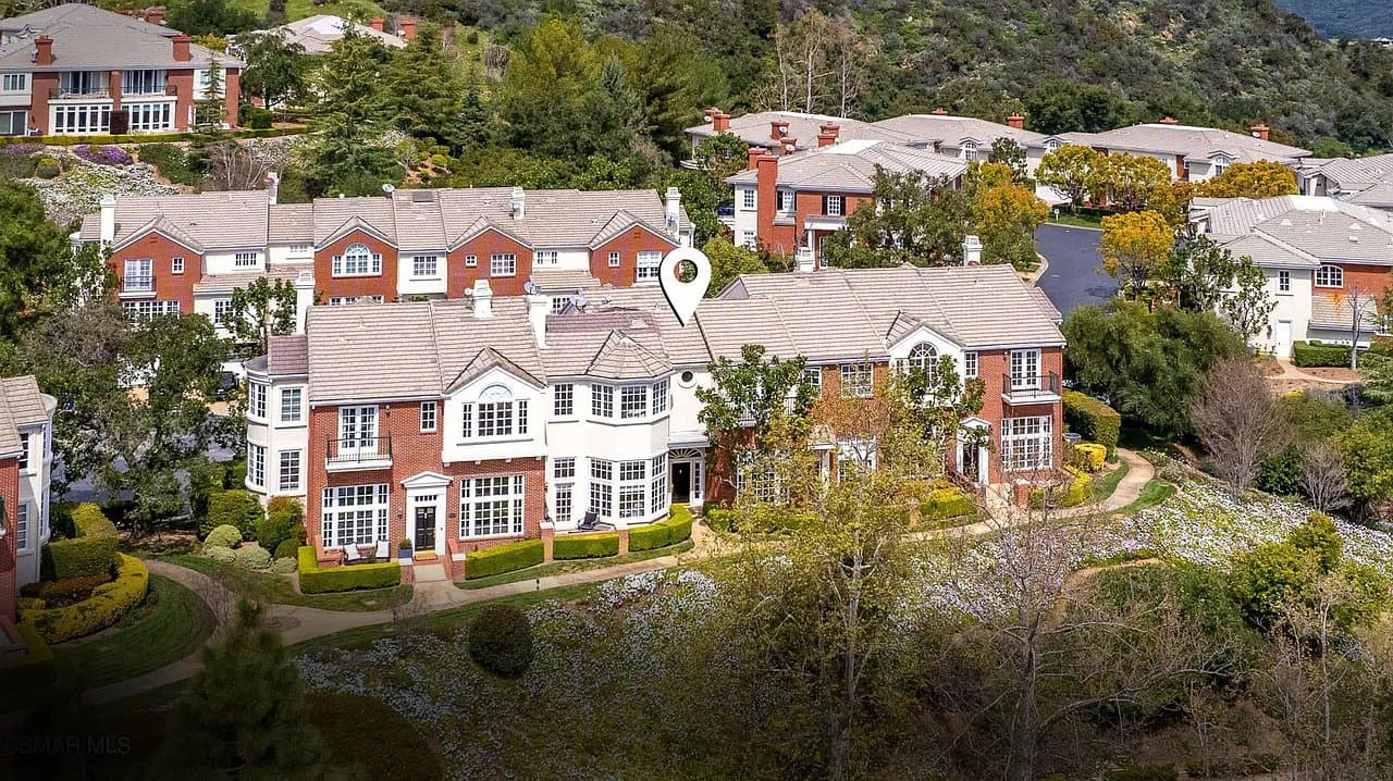 Thousand Oaks Townhome: 2430 Swanfield Ct