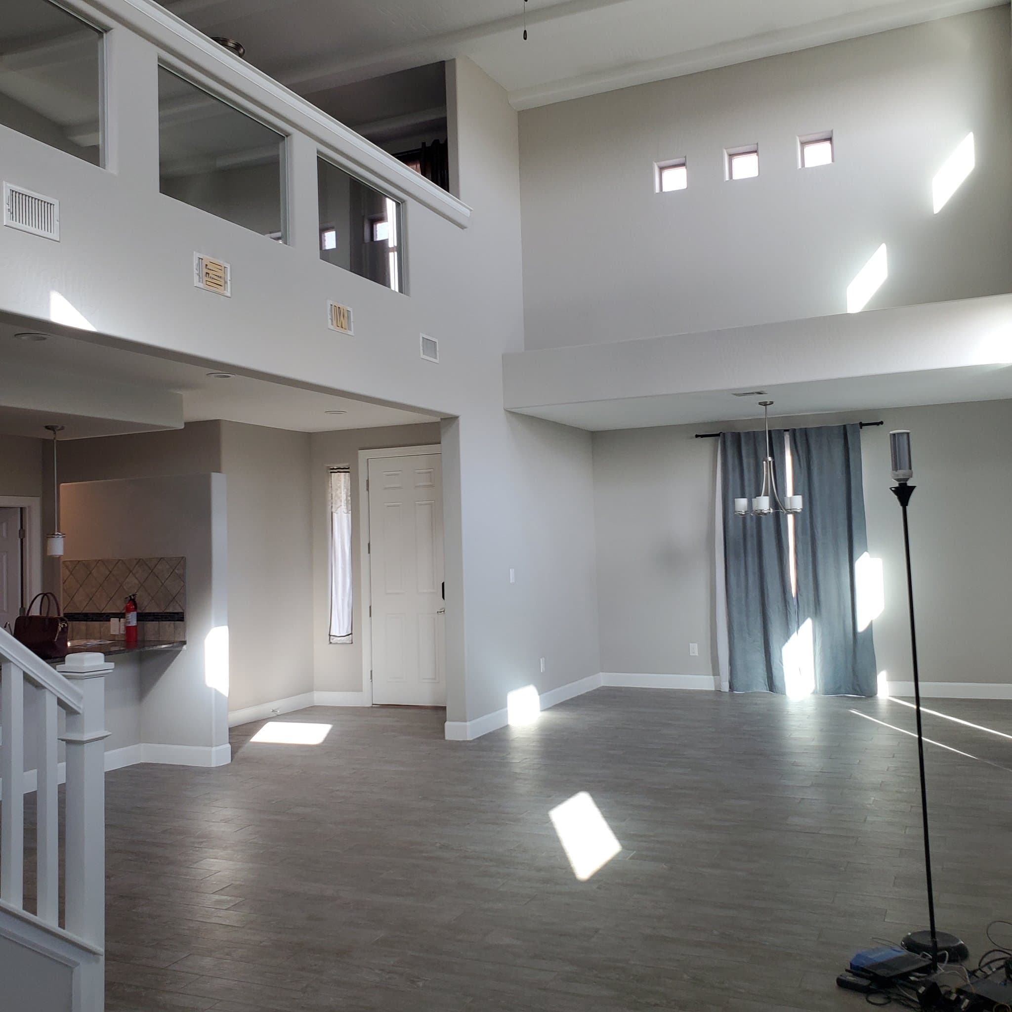Roswell House: 12 Holly Loop