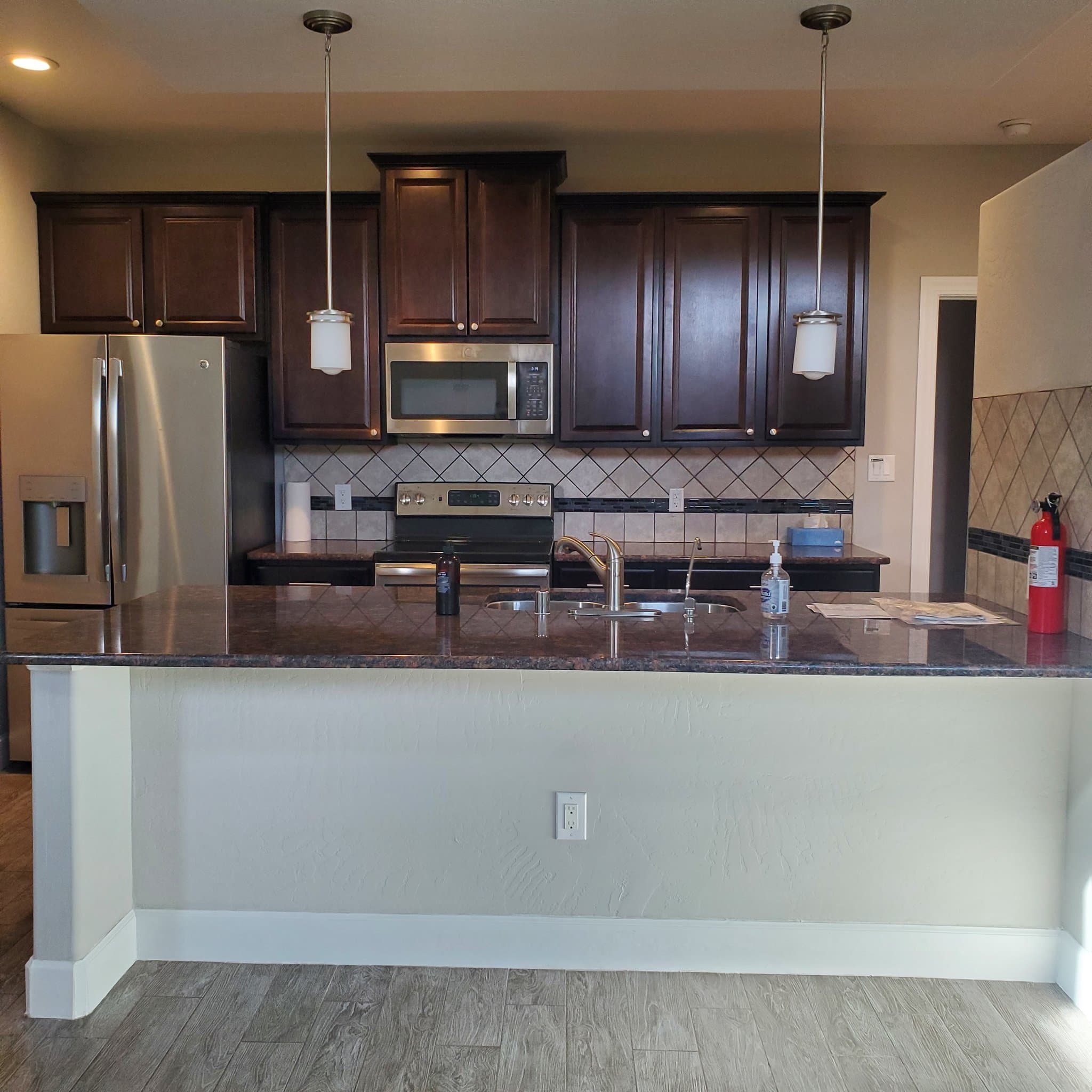 Roswell House: 12 Holly Loop