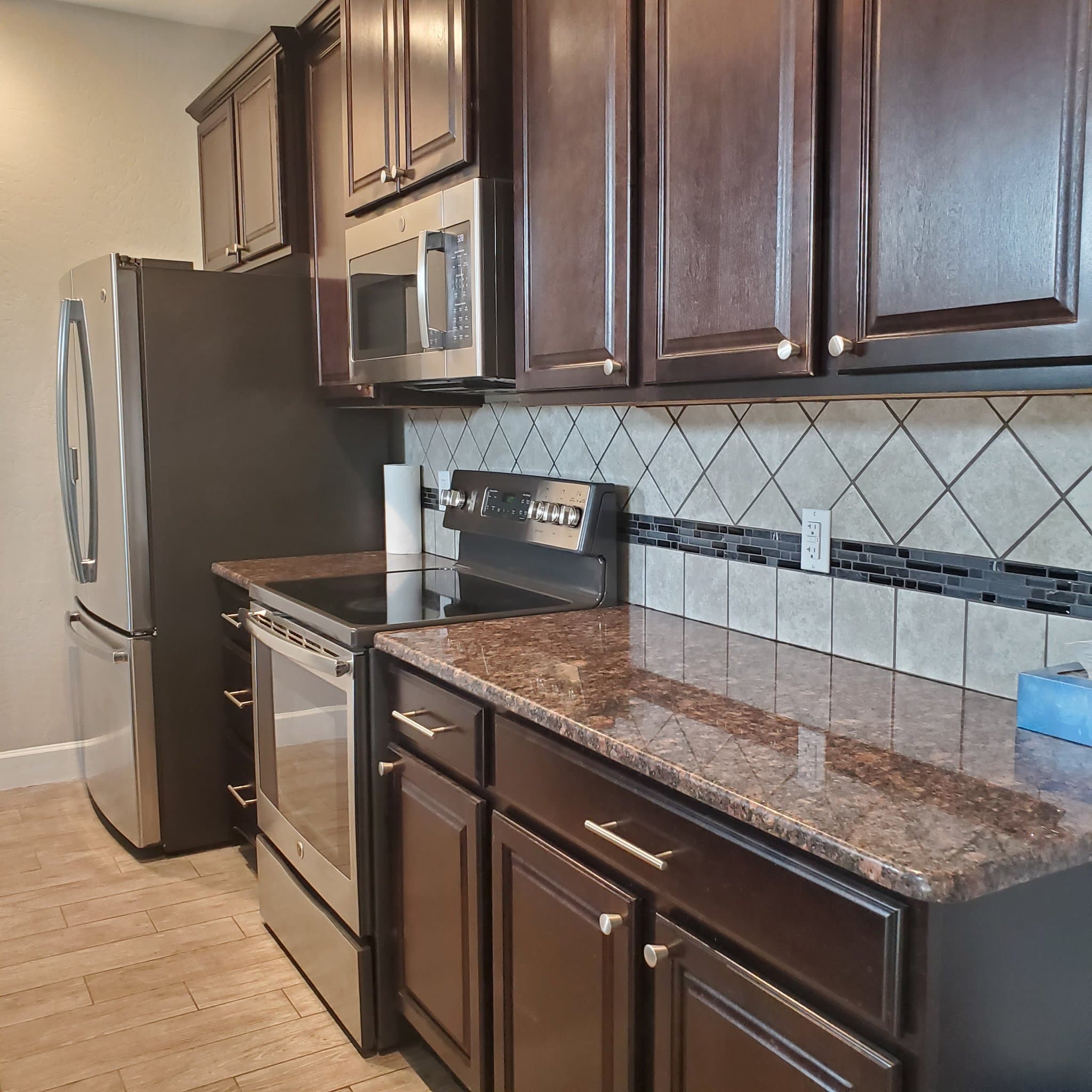 Roswell House: 12 Holly Loop