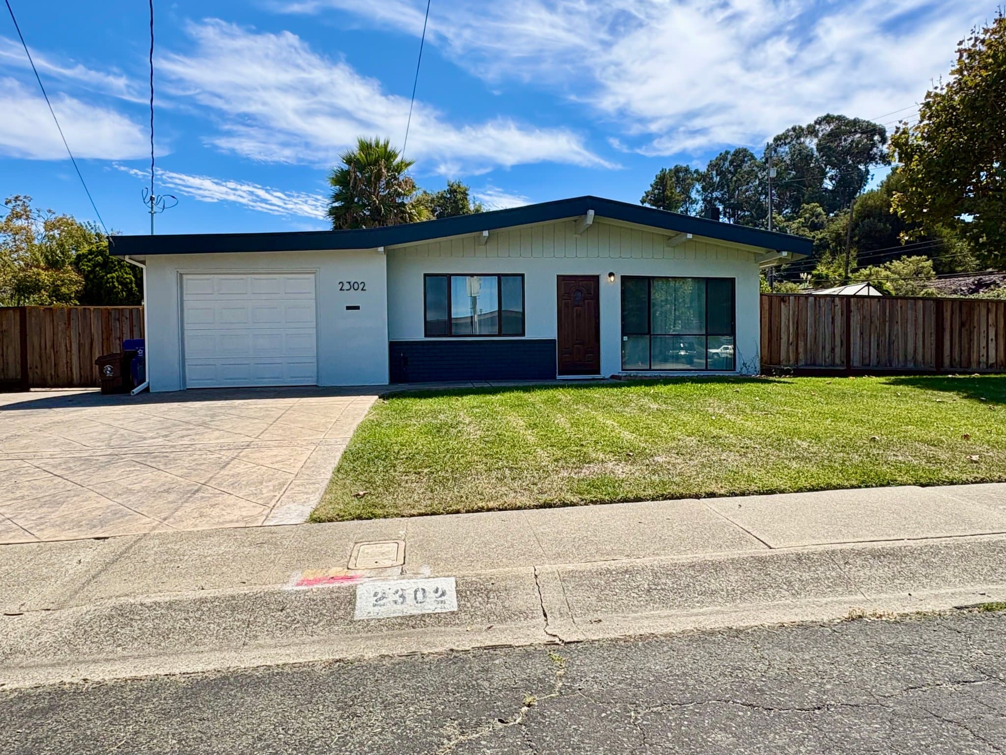 Pinole House: 2302 La Salle Dr