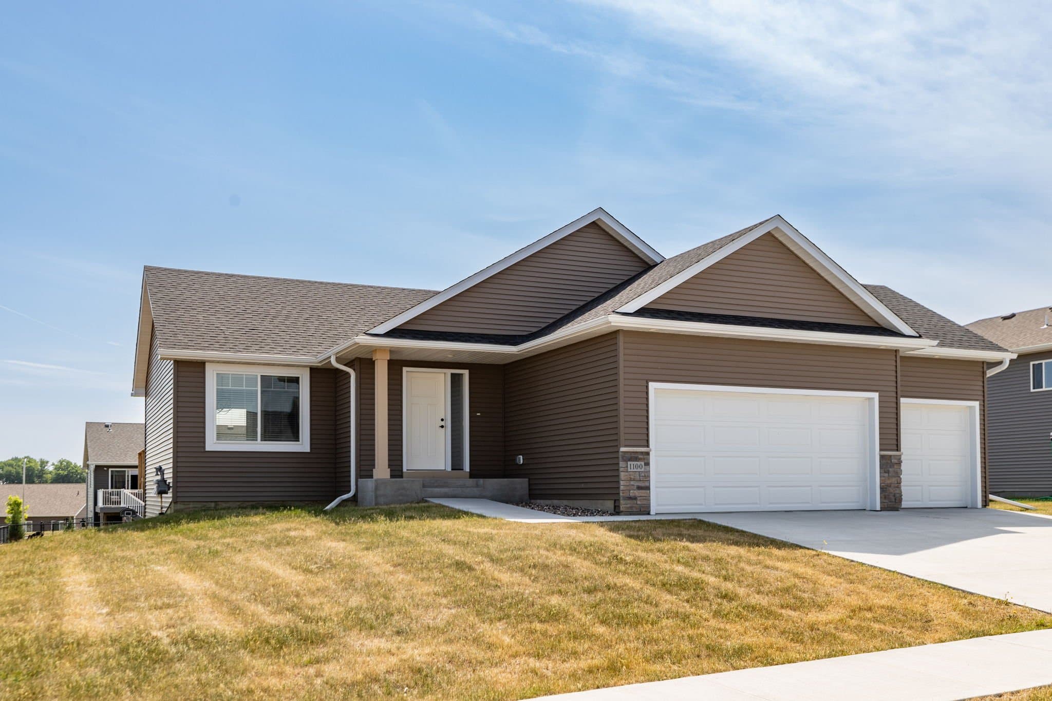 Stewartville House: 1106 Petersen Ct NW