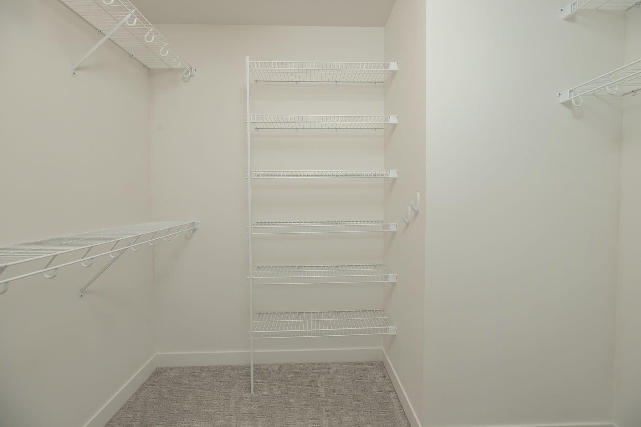Stewartville House: 1106 Petersen Ct NW