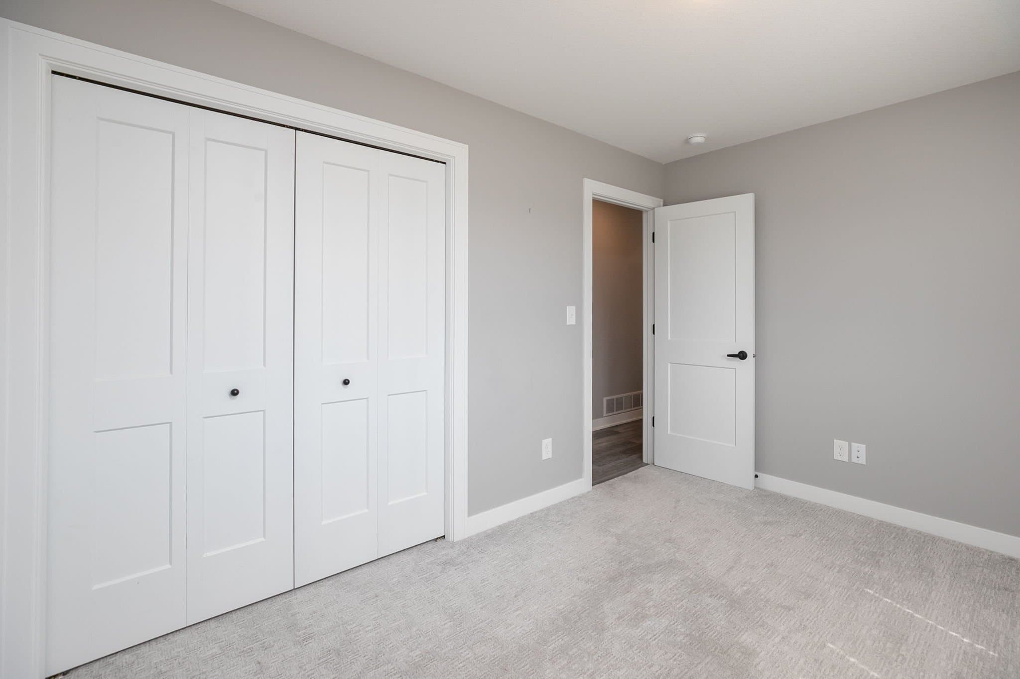 Stewartville House: 1106 Petersen Ct NW