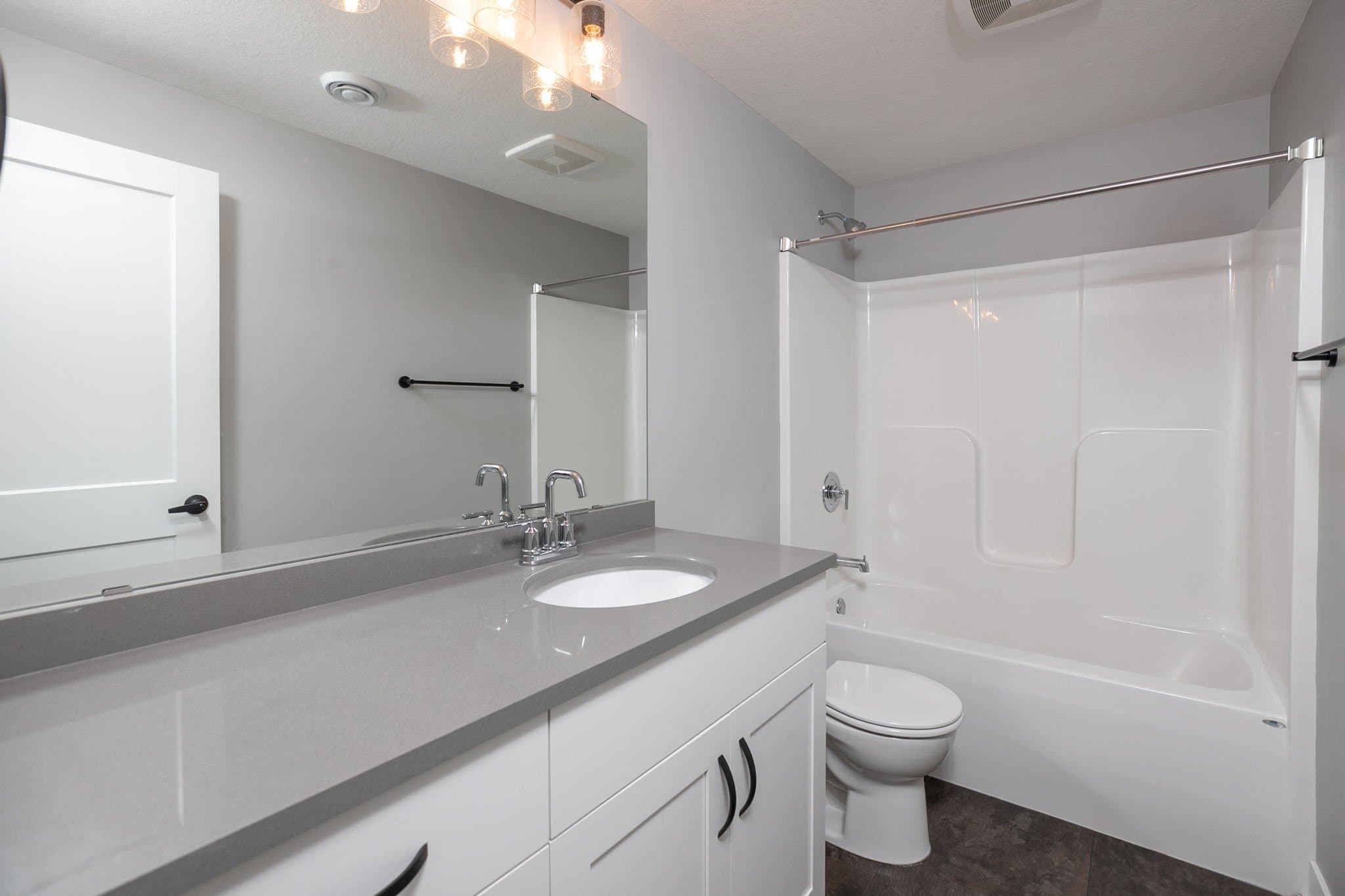 Stewartville House: 1106 Petersen Ct NW