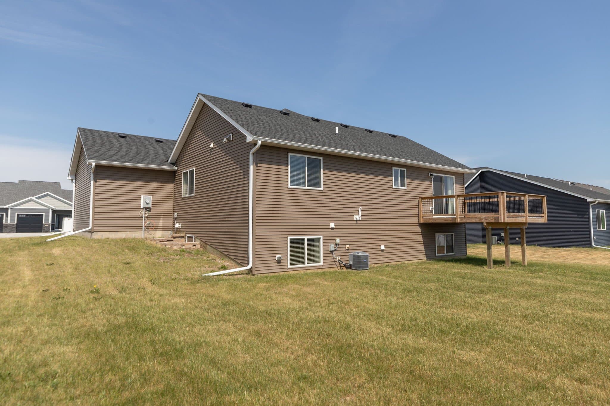 Stewartville House: 1106 Petersen Ct NW