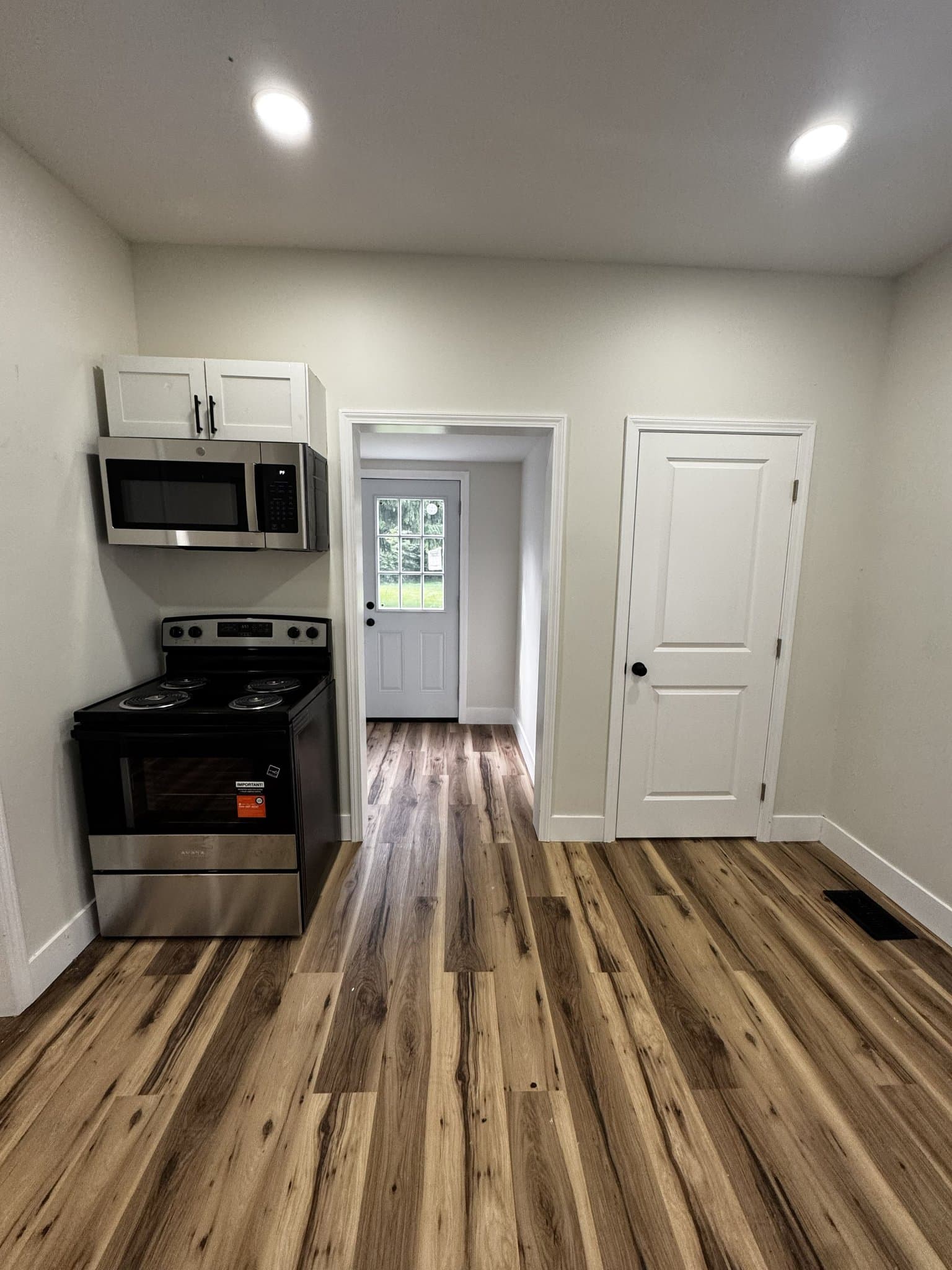 Bellefontaine House: 533 W Auburn Ave