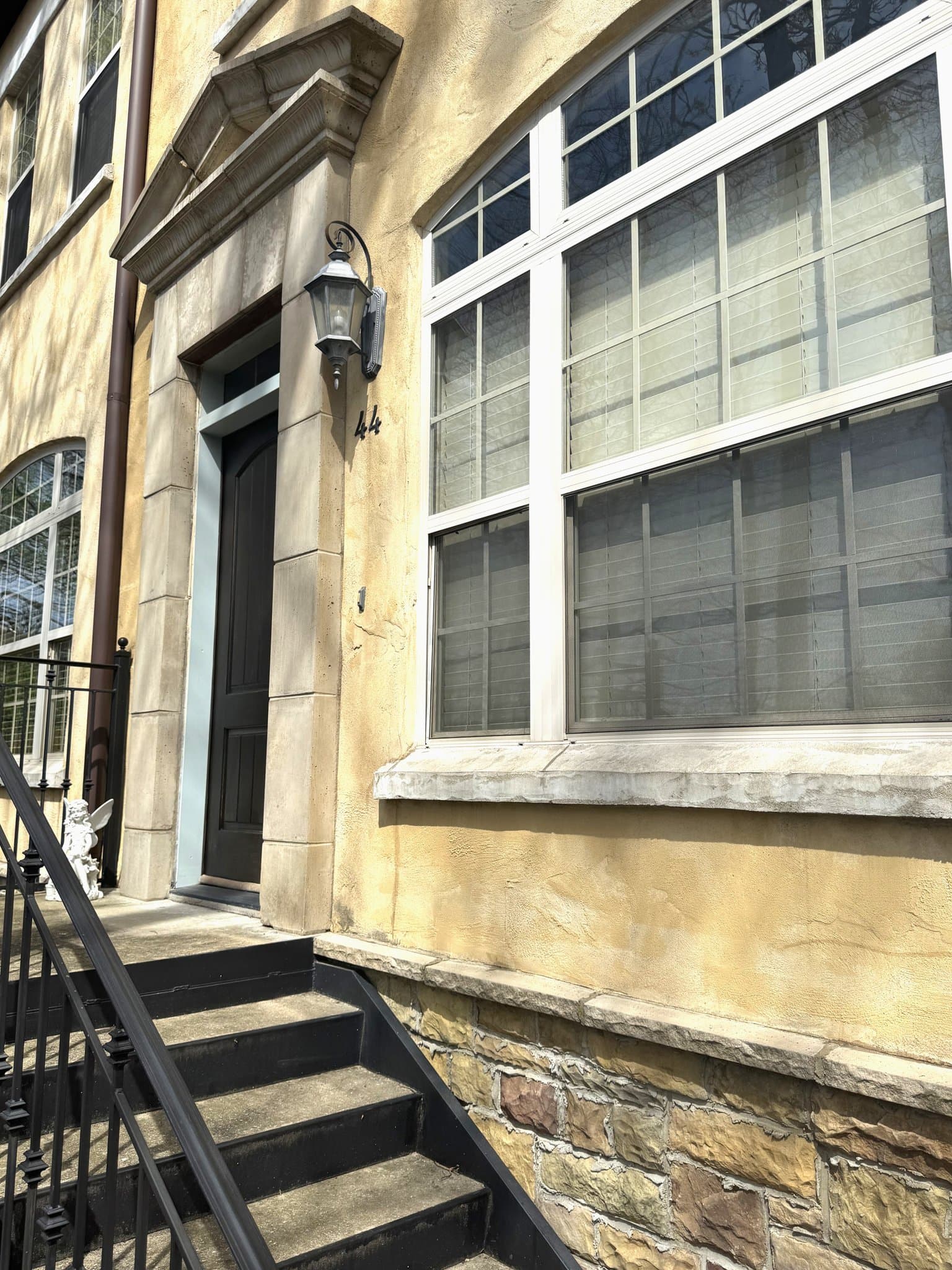 Fayetteville Townhome: 26 N Olive Ave