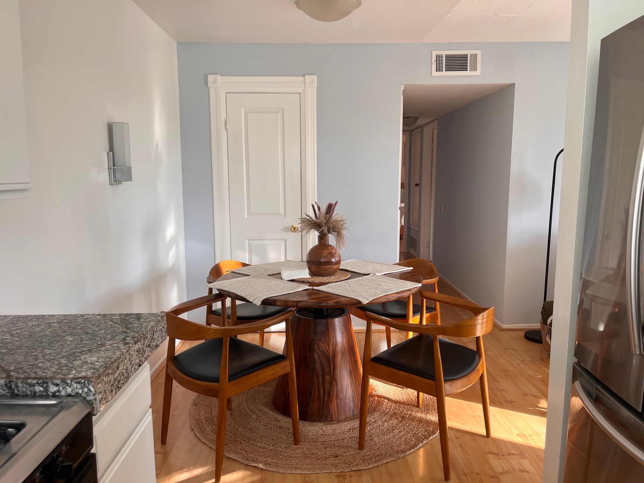Ventura Condo: 3075 E Harbor Blvd