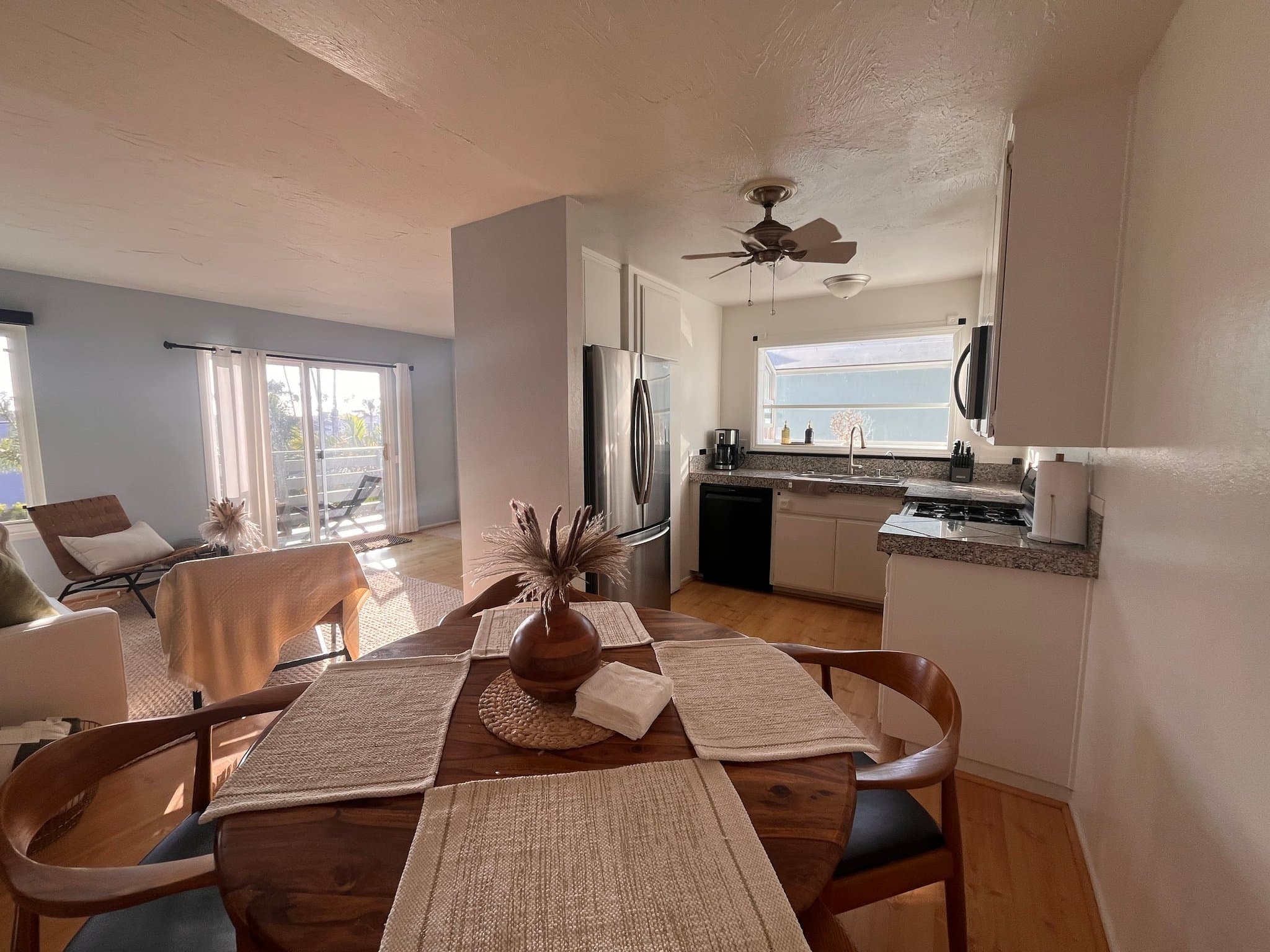 Ventura Condo: 3075 E Harbor Blvd