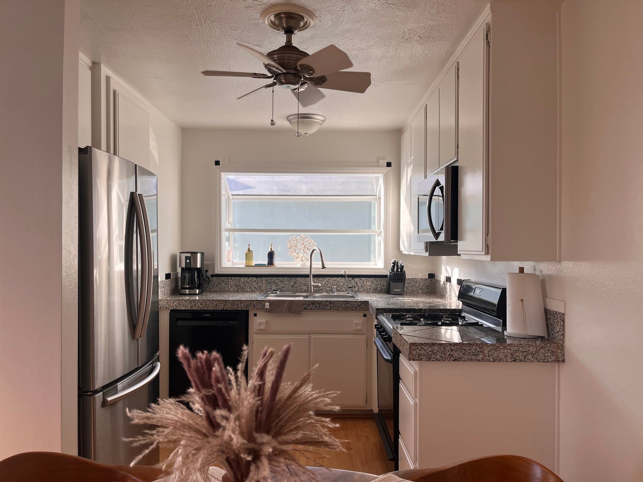 Ventura Condo: 3075 E Harbor Blvd