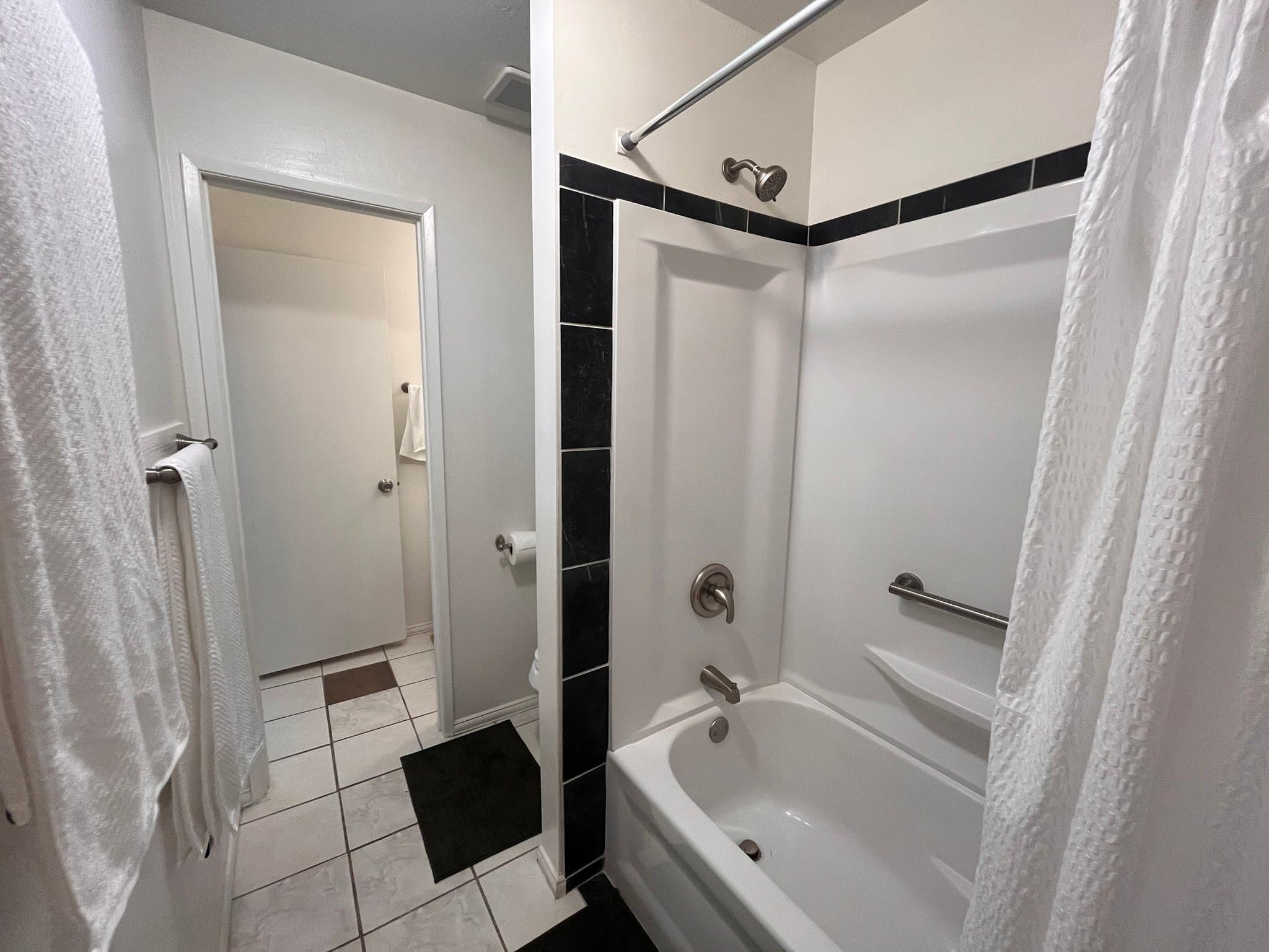 Ventura Condo: 3075 E Harbor Blvd