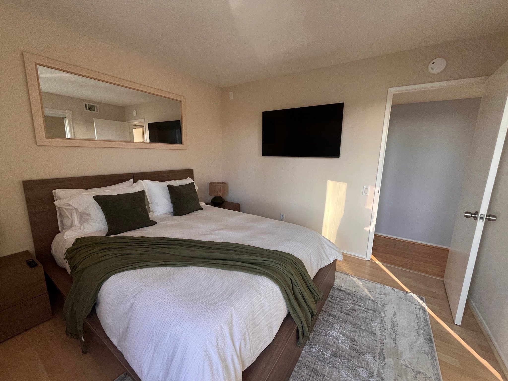 Ventura Condo: 3075 E Harbor Blvd