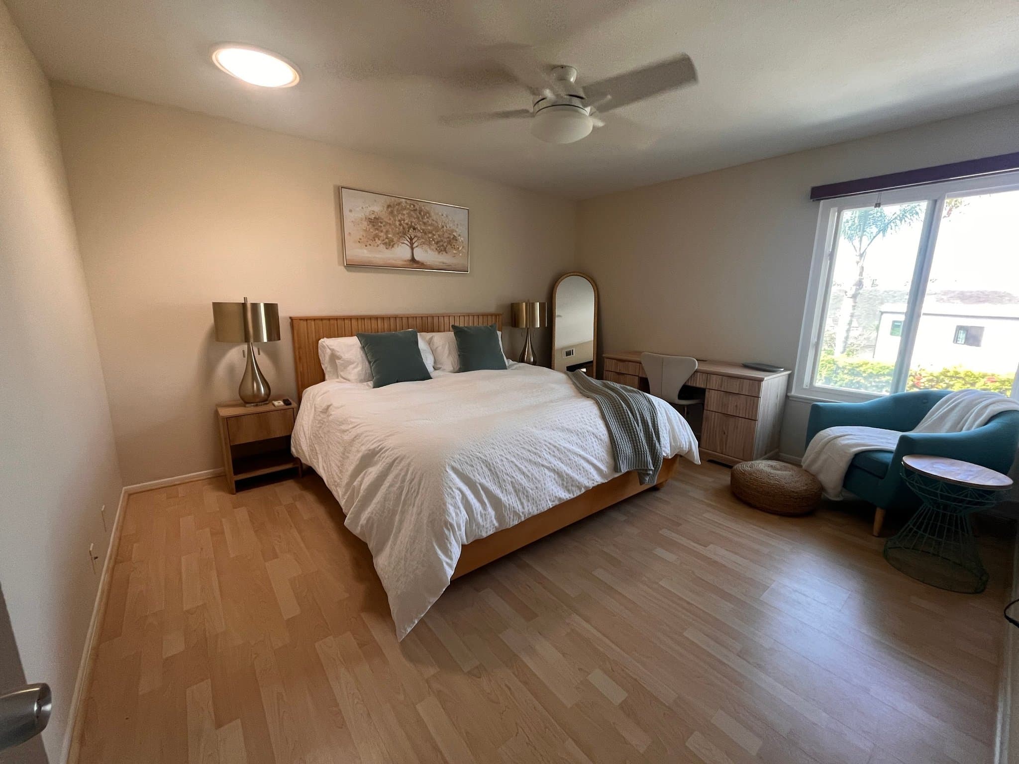 Ventura Condo: 3075 E Harbor Blvd